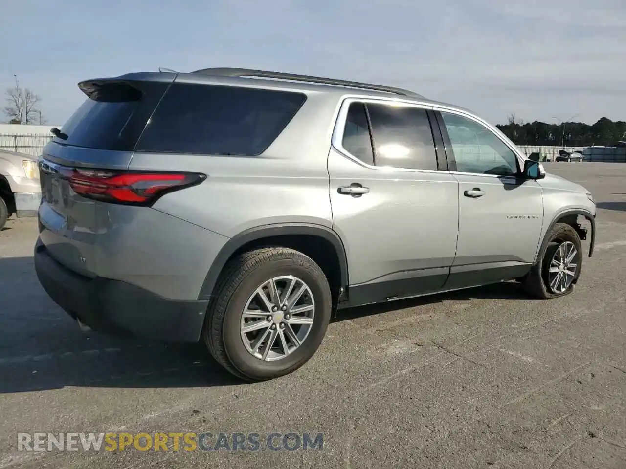 3 Photograph of a damaged car 1GNERGKW4PJ273525 CHEVROLET TRAVERSE 2023