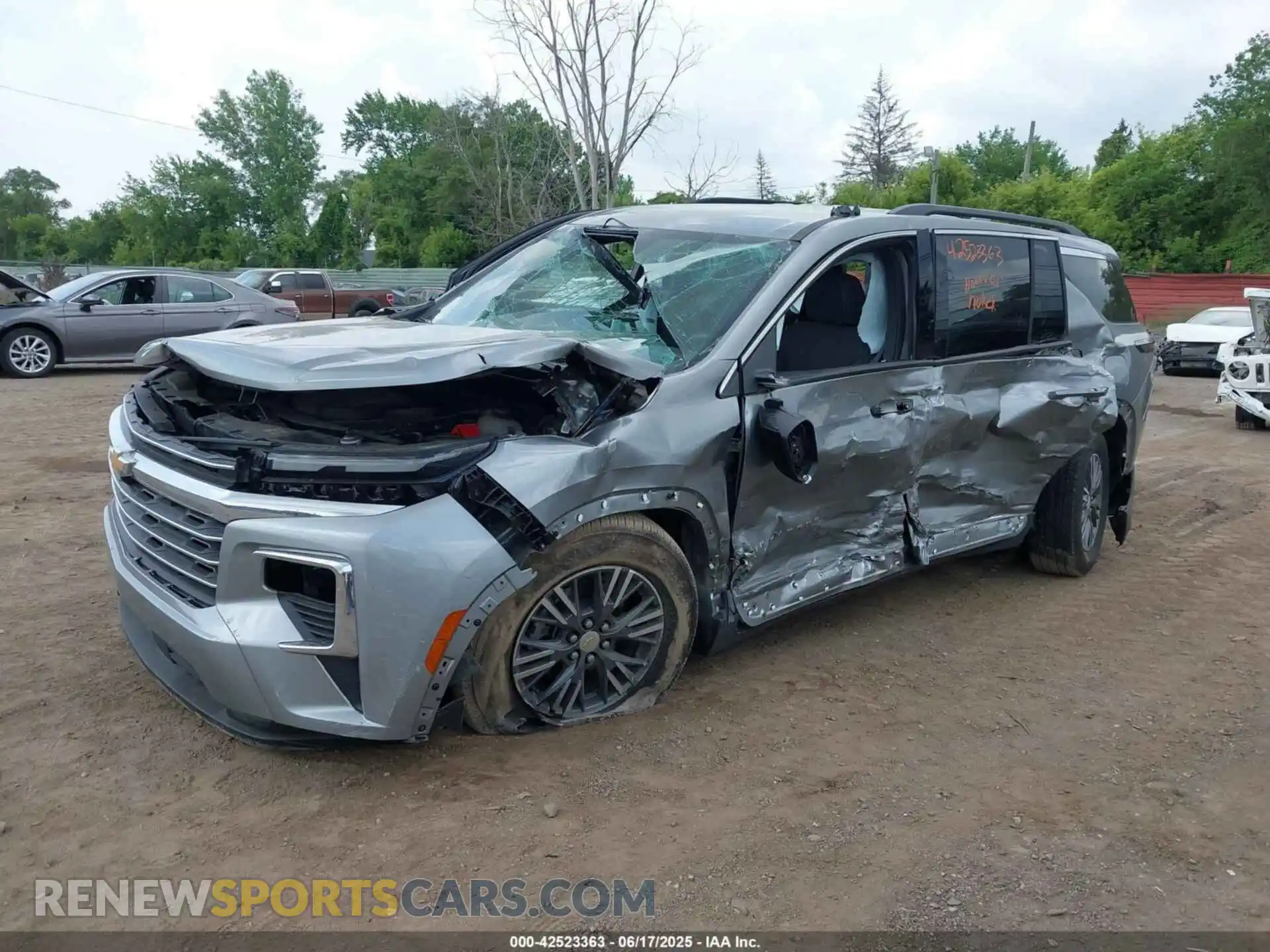 2 Photograph of a damaged car 1GNERGKS3RJ143655 CHEVROLET TRAVERSE 2024
