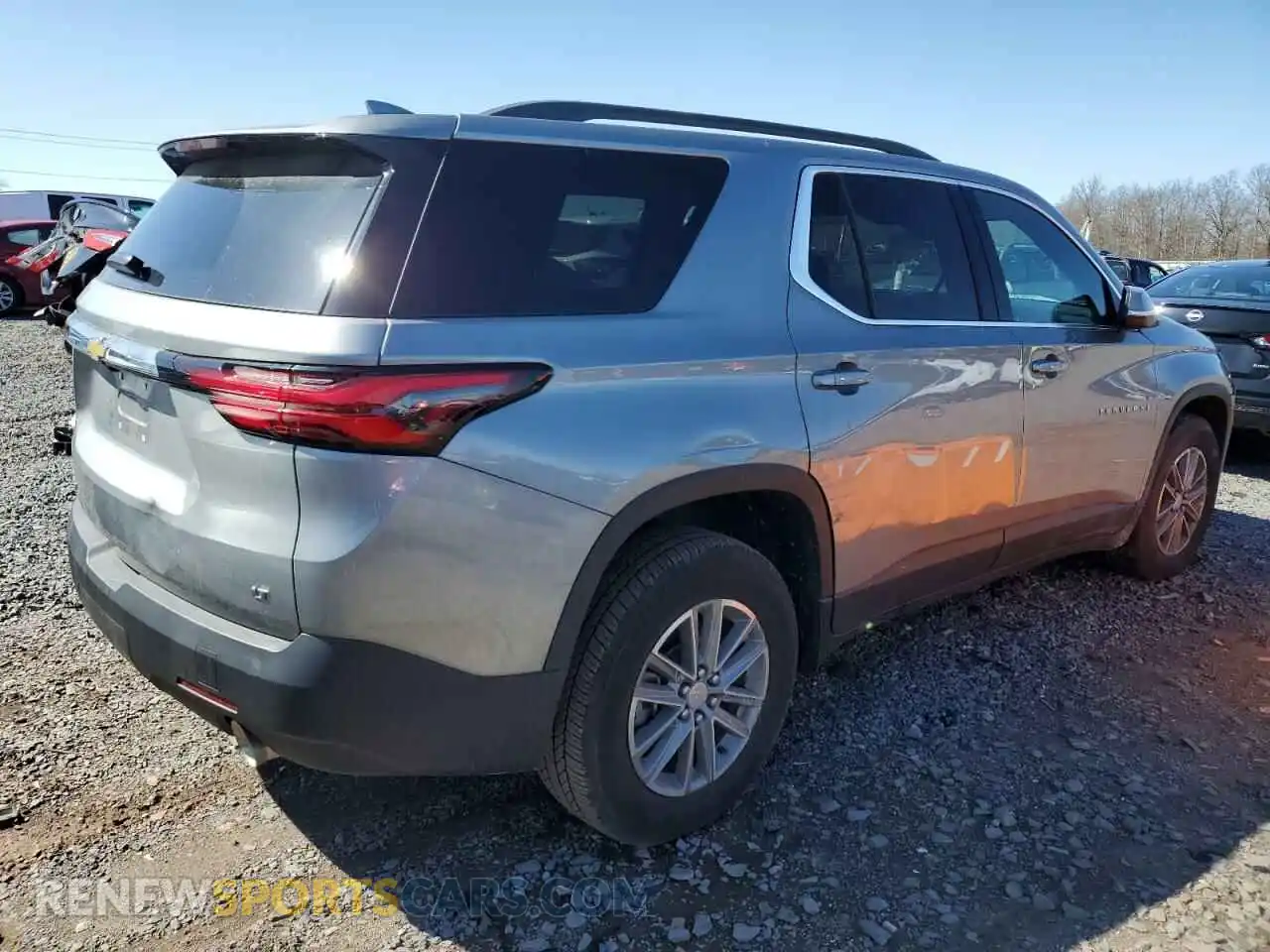 3 Photograph of a damaged car 1GNETVKW8RJ136869 CHEVROLET TRAVERSE 2024