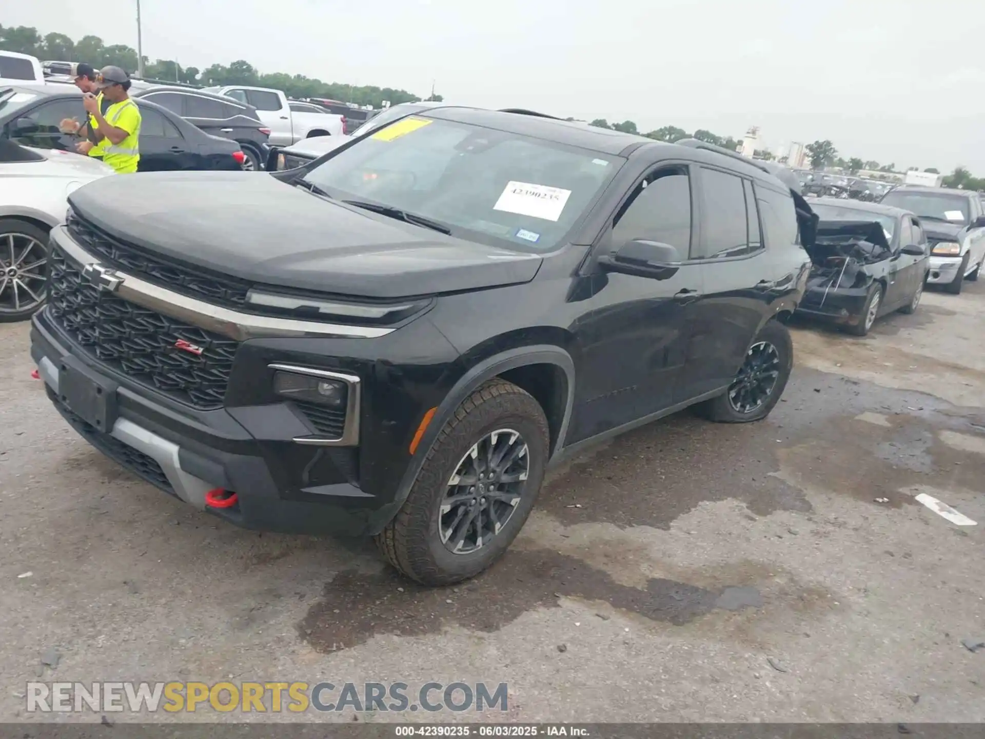 2 Photograph of a damaged car 1GNEVJKSXRJ182106 CHEVROLET TRAVERSE 2024