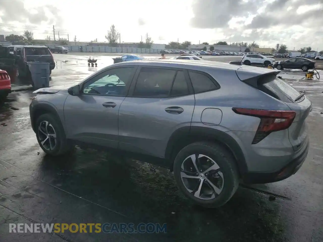 2 fotografías del automóvil dañado KL77LGE24RC028255 CHEVROLET TRAX 1RS 2024