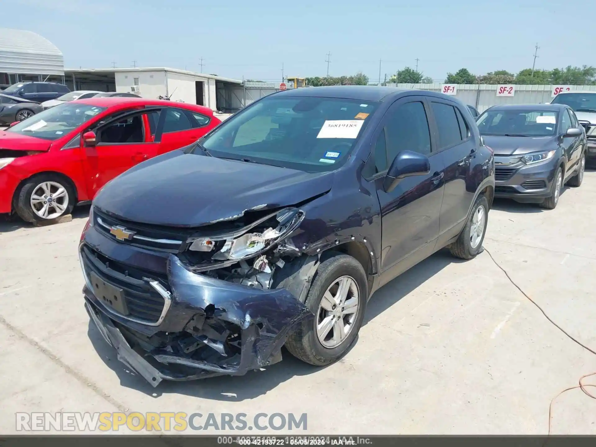 2 Photograph of a damaged car 3GNCJKSB2KL242533 CHEVROLET TRAX 2019