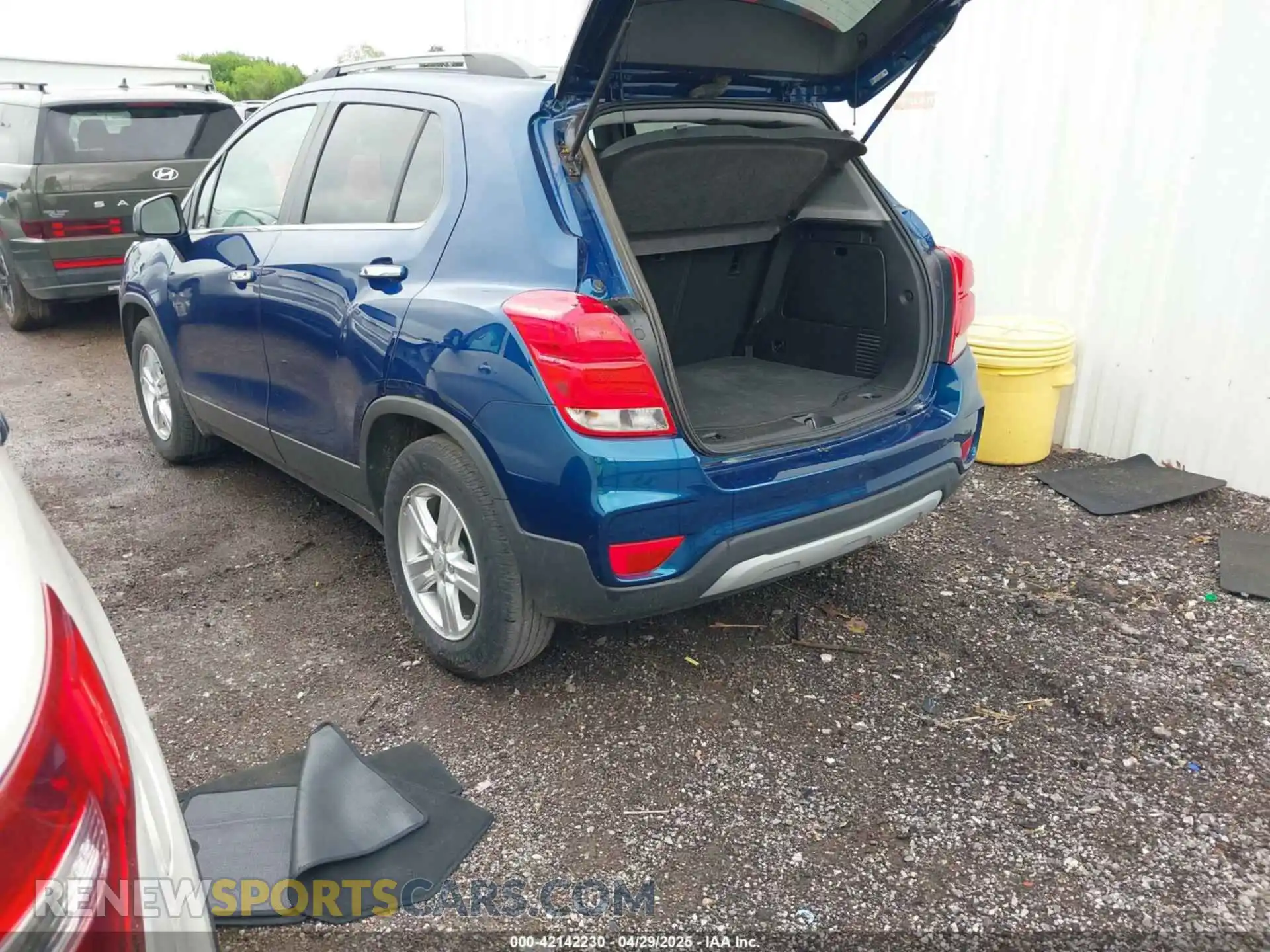 3 Photograph of a damaged car 3GNCJLSB0KL231830 CHEVROLET TRAX 2019