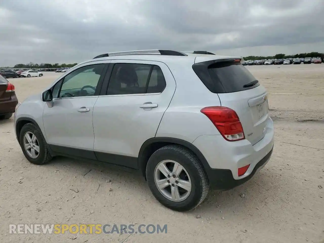 2 Photograph of a damaged car 3GNCJLSB5KL185461 CHEVROLET TRAX 2019