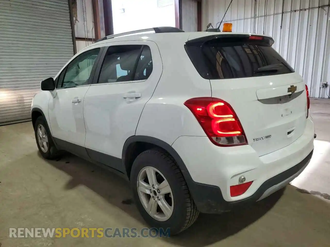 2 Photograph of a damaged car 3GNCJPSB3KL215533 CHEVROLET TRAX 2019