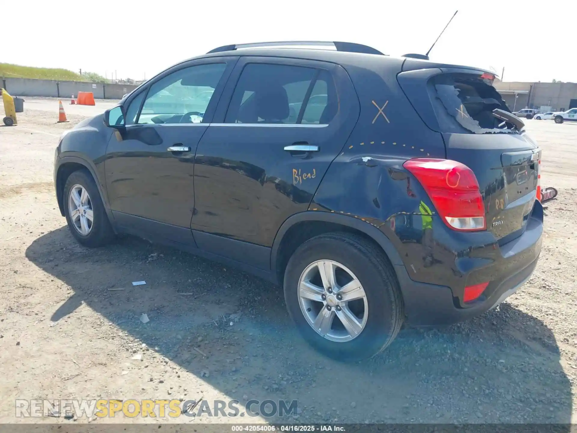 3 Photograph of a damaged car KL7CJLSB0KB918698 CHEVROLET TRAX 2019