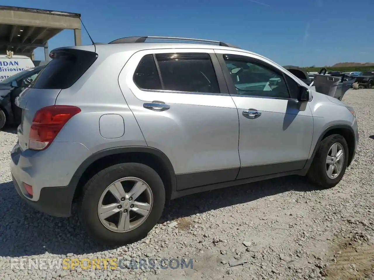 3 Photograph of a damaged car KL7CJLSB1KB870158 CHEVROLET TRAX 2019