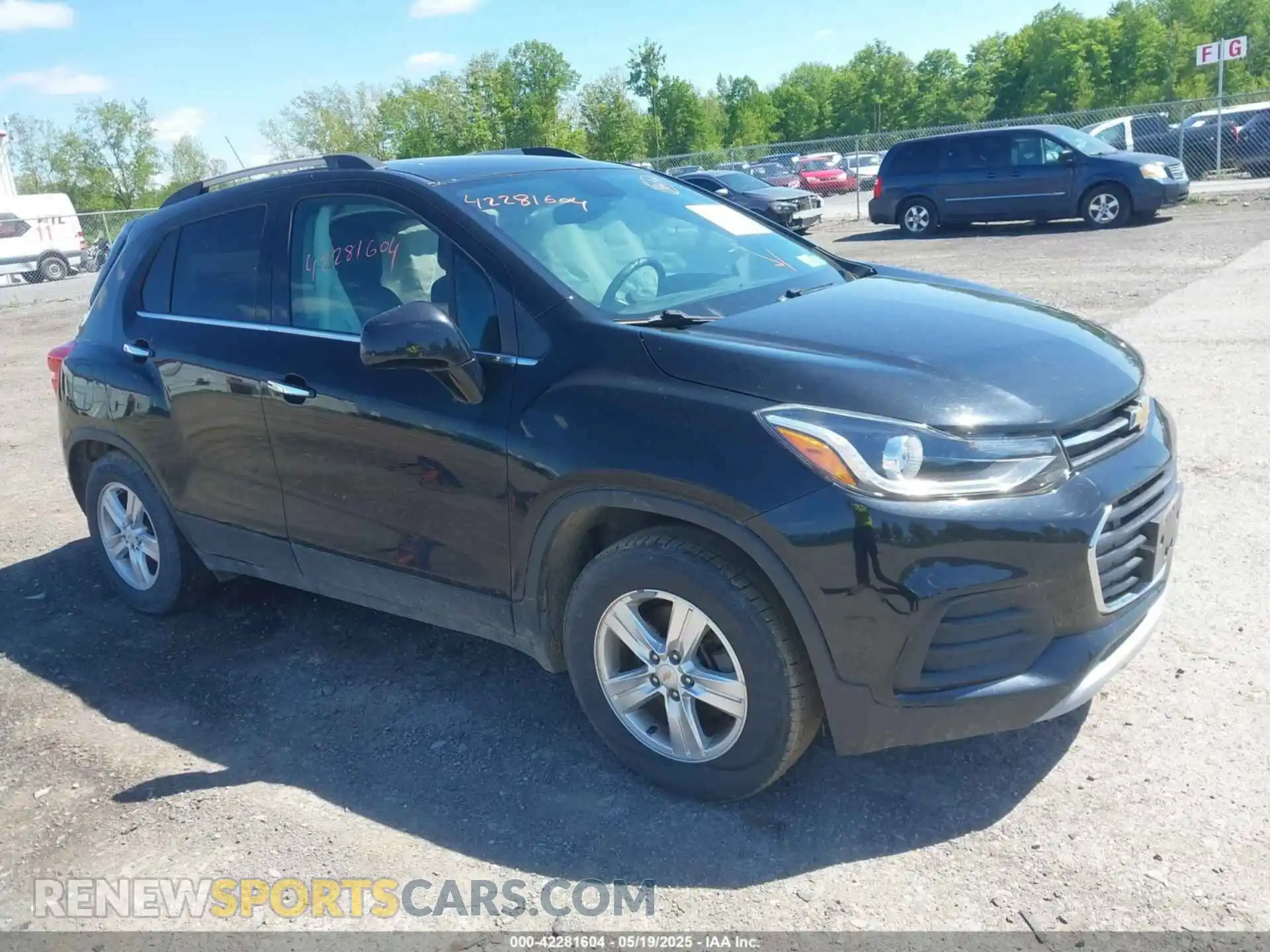1 Photograph of a damaged car KL7CJLSB2KB789959 CHEVROLET TRAX 2019
