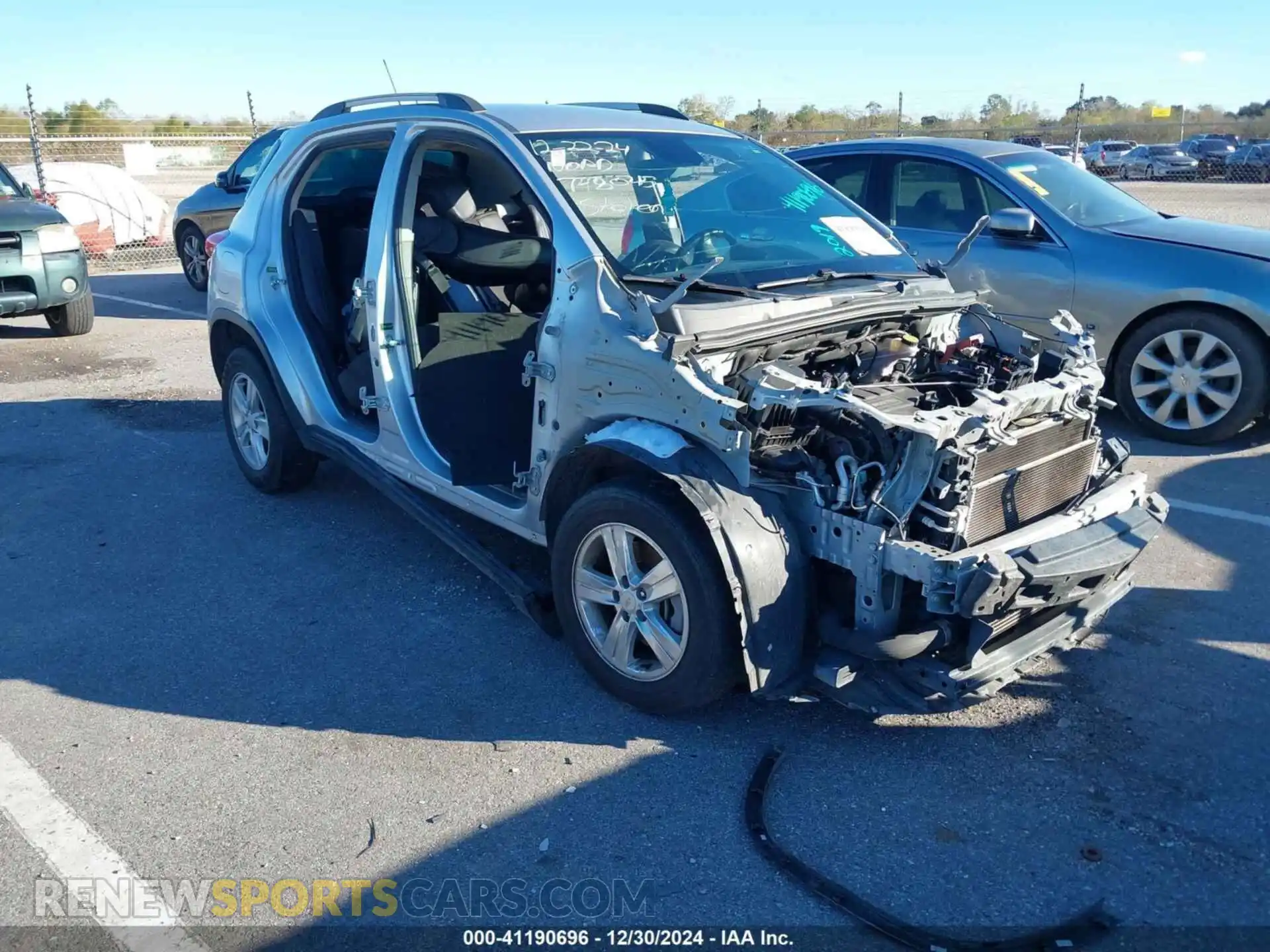 1 Photograph of a damaged car KL7CJLSB3KB748045 CHEVROLET TRAX 2019