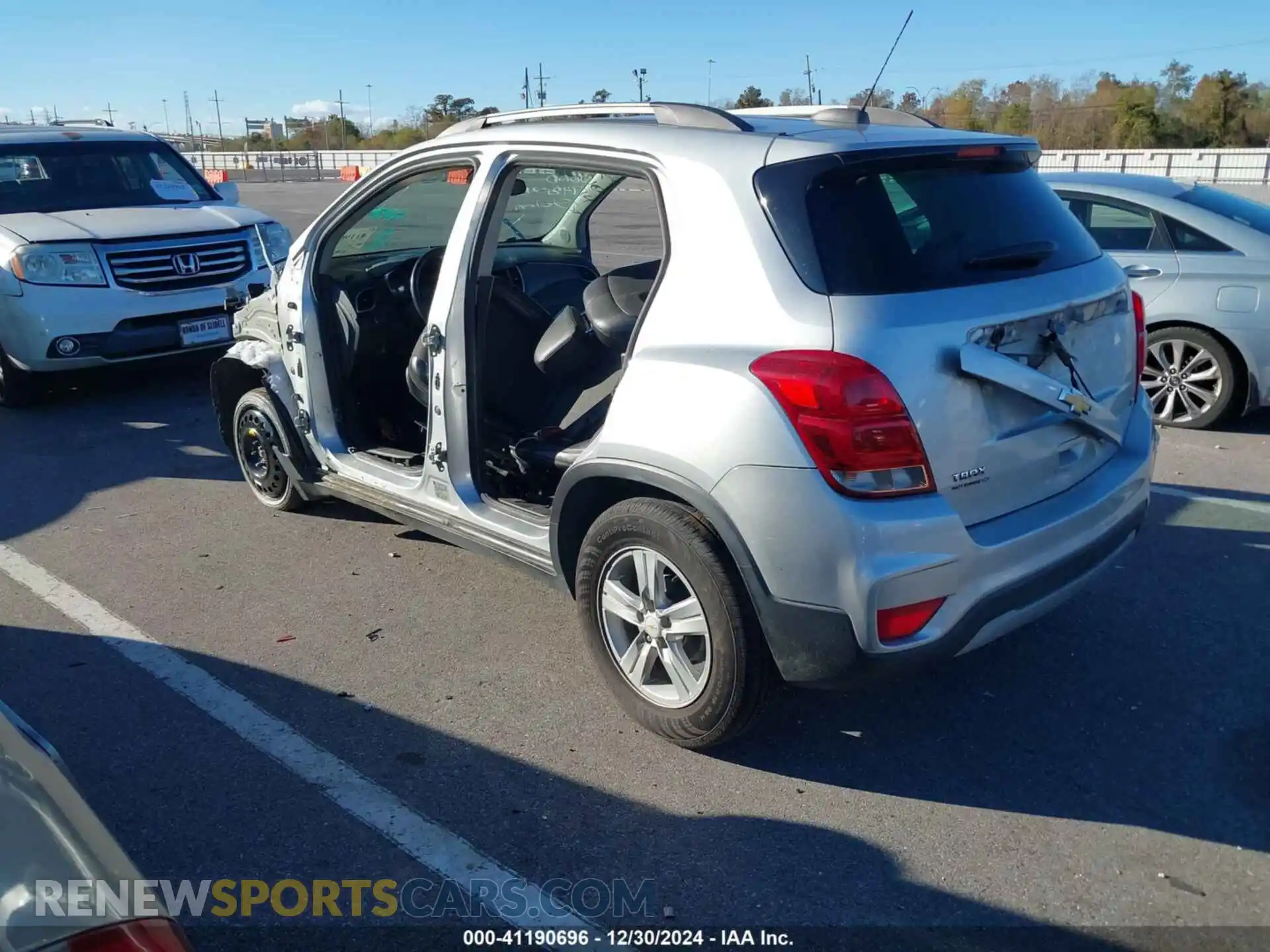 3 Photograph of a damaged car KL7CJLSB3KB748045 CHEVROLET TRAX 2019