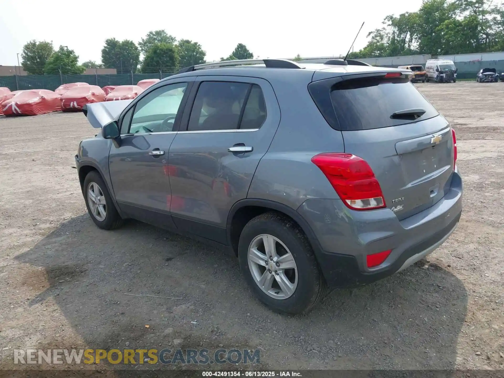 3 Photograph of a damaged car KL7CJLSB4KB942891 CHEVROLET TRAX 2019