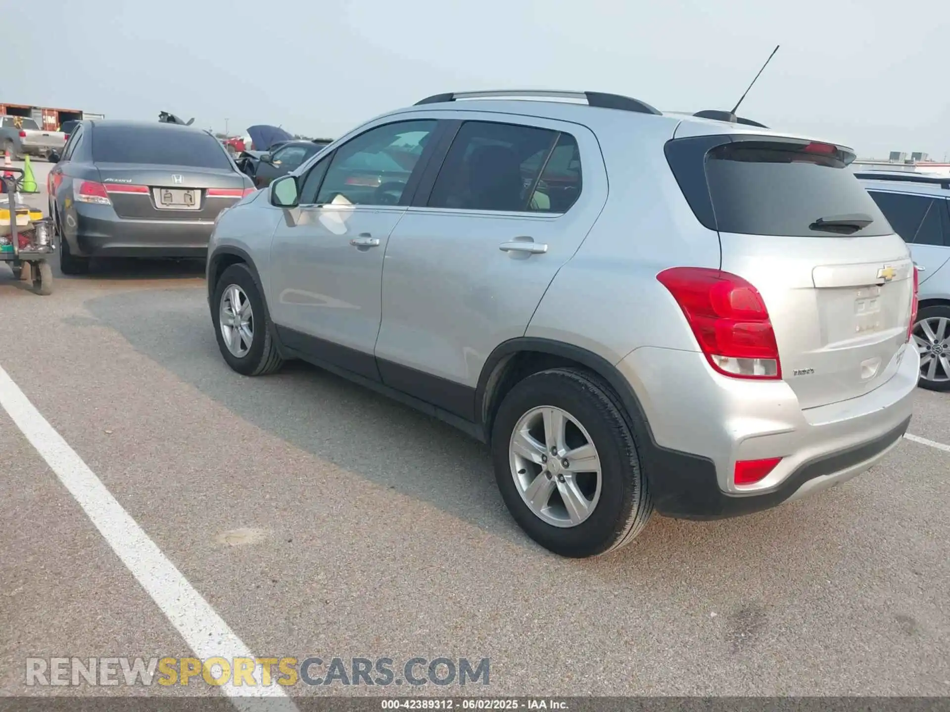 3 Photograph of a damaged car KL7CJLSB7KB817173 CHEVROLET TRAX 2019