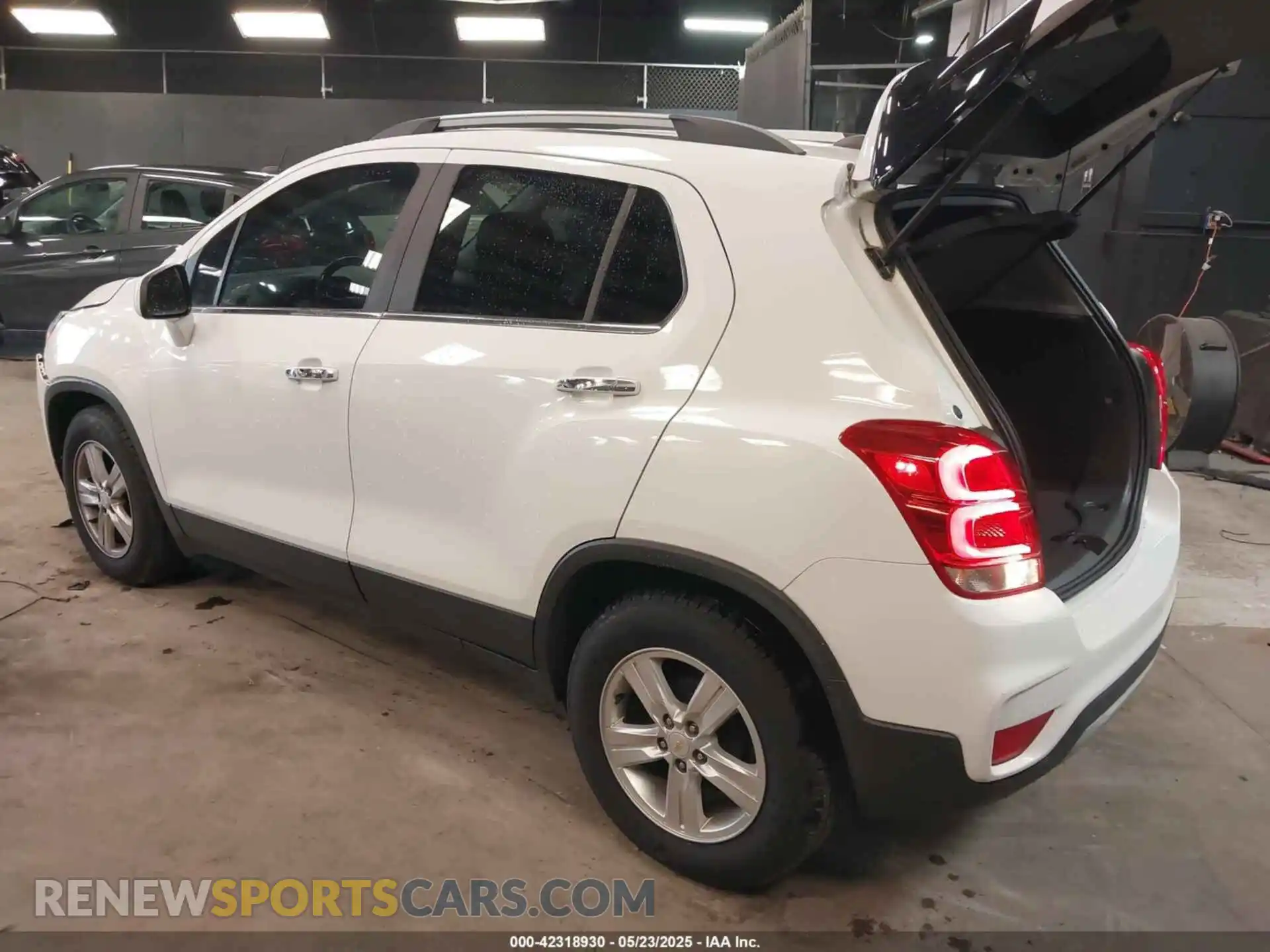 3 Photograph of a damaged car KL7CJLSB9KB831883 CHEVROLET TRAX 2019