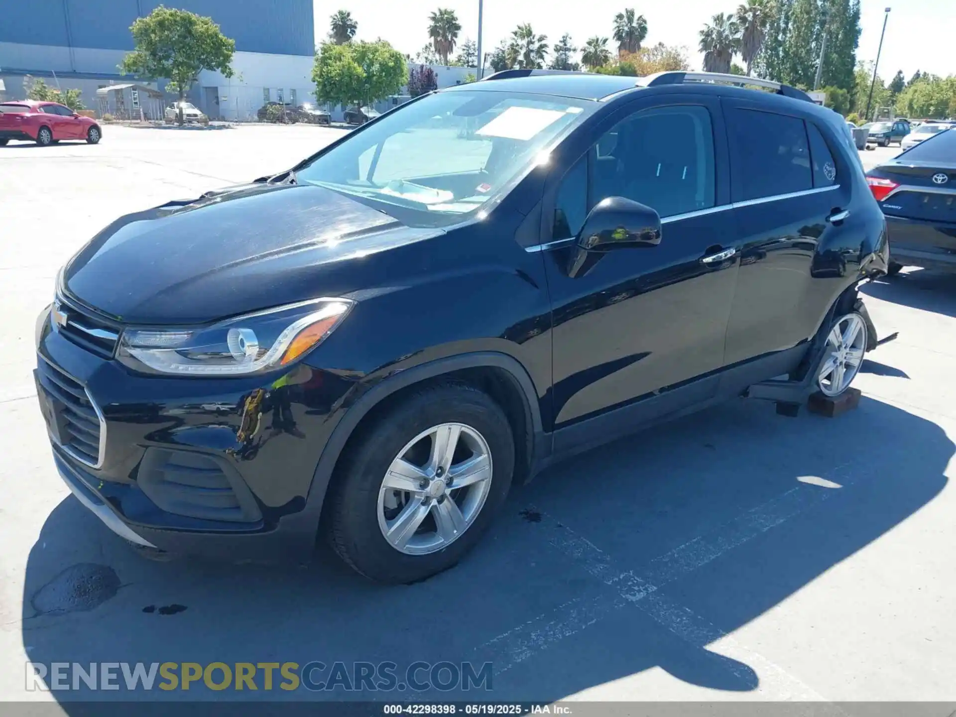 2 Photograph of a damaged car KL7CJLSB9KB912284 CHEVROLET TRAX 2019