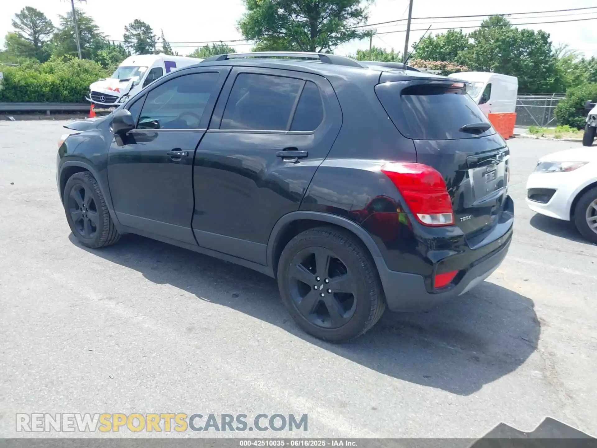 3 Фотография поврежденного автомобиля KL7CJMSB9KB815608 CHEVROLET TRAX 2019