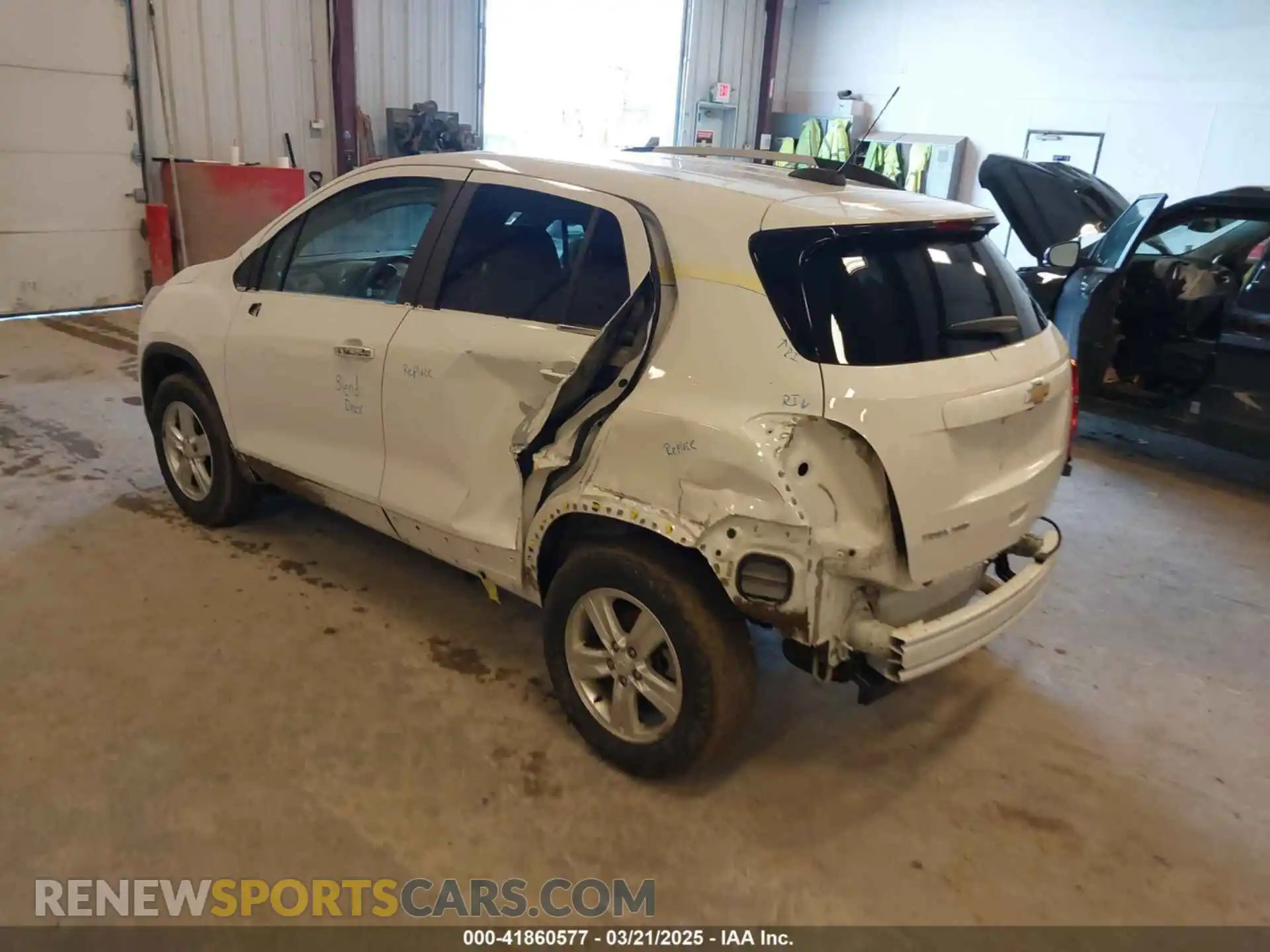 3 Photograph of a damaged car KL7CJPSB0KB862866 CHEVROLET TRAX 2019