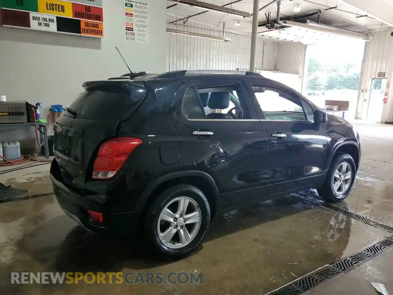3 Фотография поврежденного автомобиля KL7CJPSB1KB763621 CHEVROLET TRAX 2019