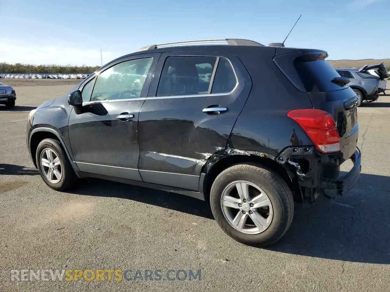 2 Photograph of a damaged car KL7CJPSB1KB822196 CHEVROLET TRAX 2019