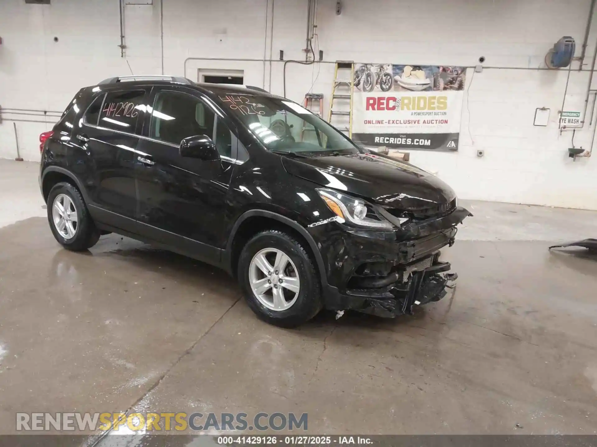 1 Photograph of a damaged car KL7CJPSB4KB854026 CHEVROLET TRAX 2019