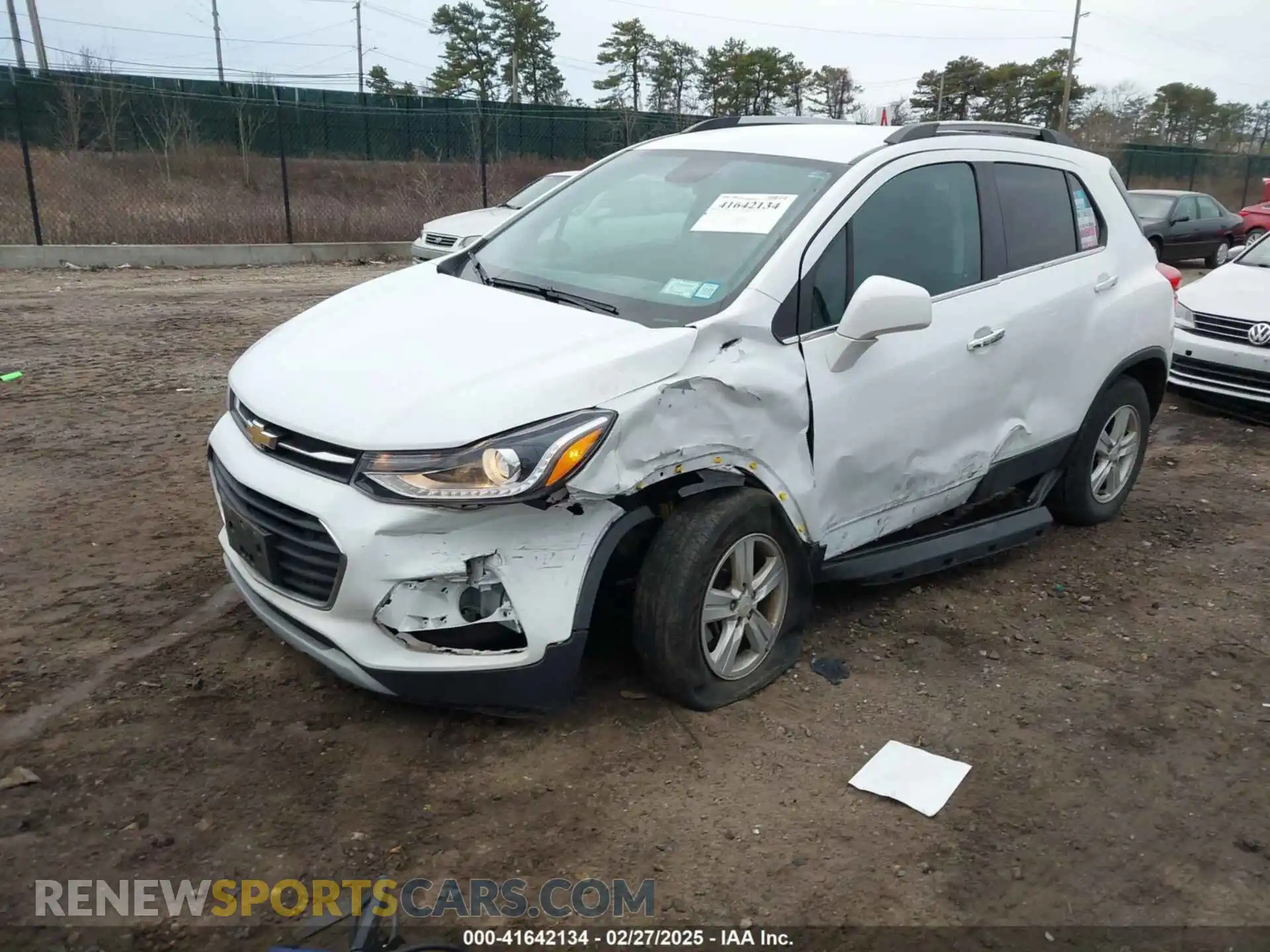2 Photograph of a damaged car KL7CJPSB4KB940338 CHEVROLET TRAX 2019