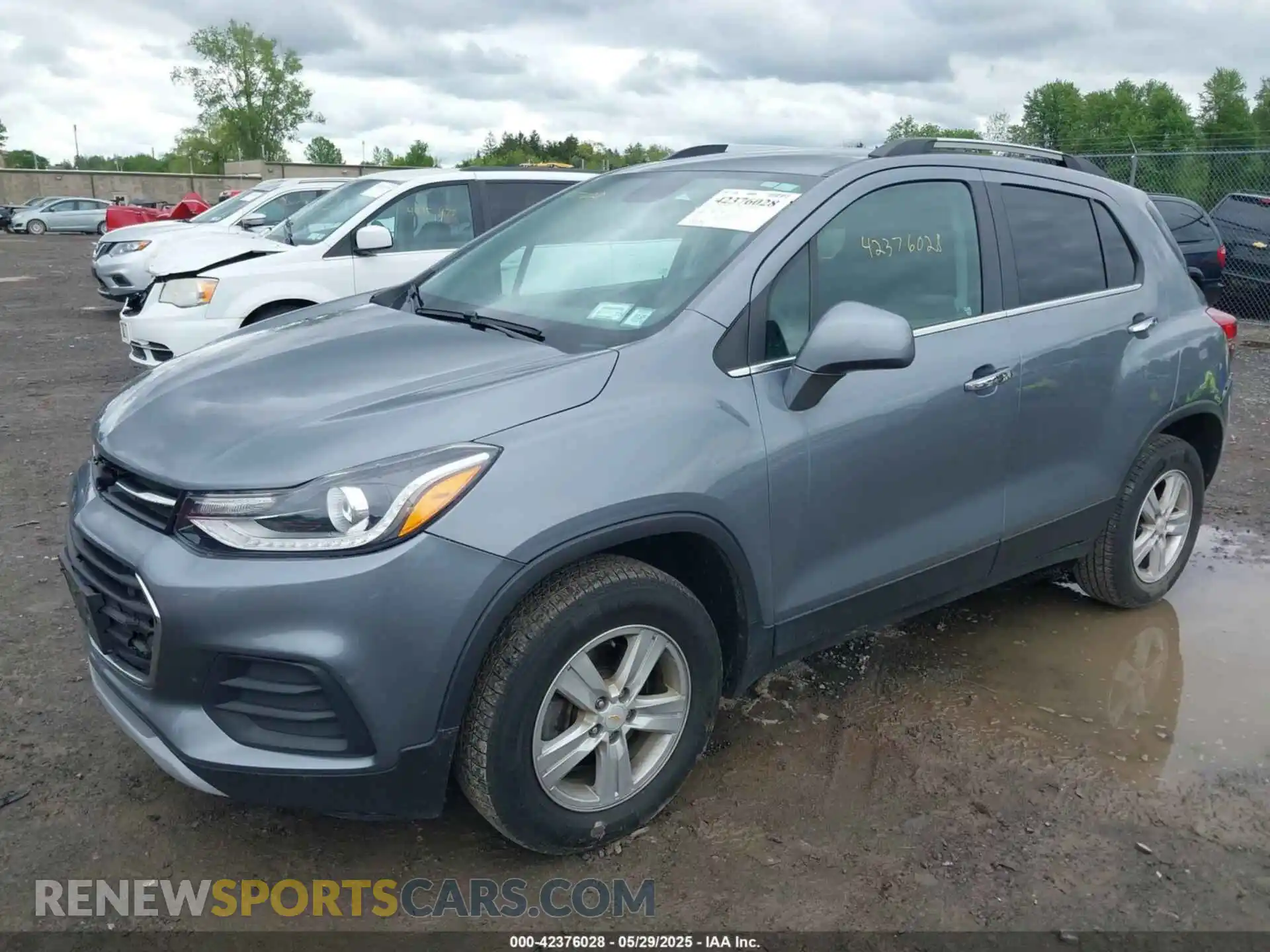 2 Фотография поврежденного автомобиля KL7CJPSB6KB877131 CHEVROLET TRAX 2019