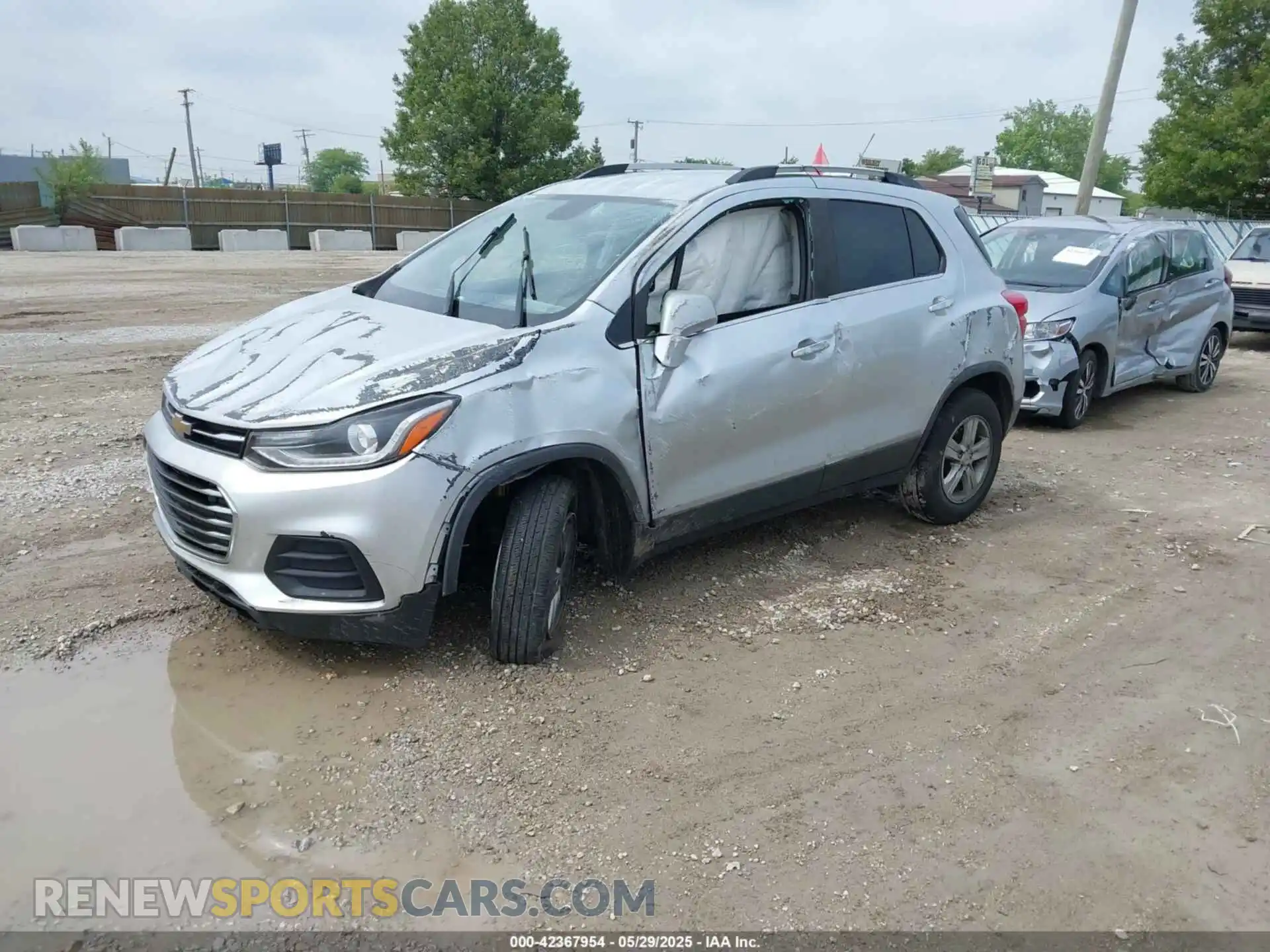 2 Photograph of a damaged car KL7CJPSB8KB842171 CHEVROLET TRAX 2019