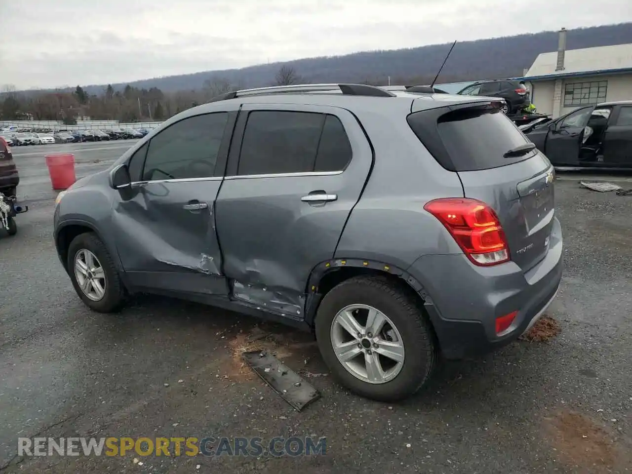2 Photograph of a damaged car KL7CJPSB9KB900921 CHEVROLET TRAX 2019
