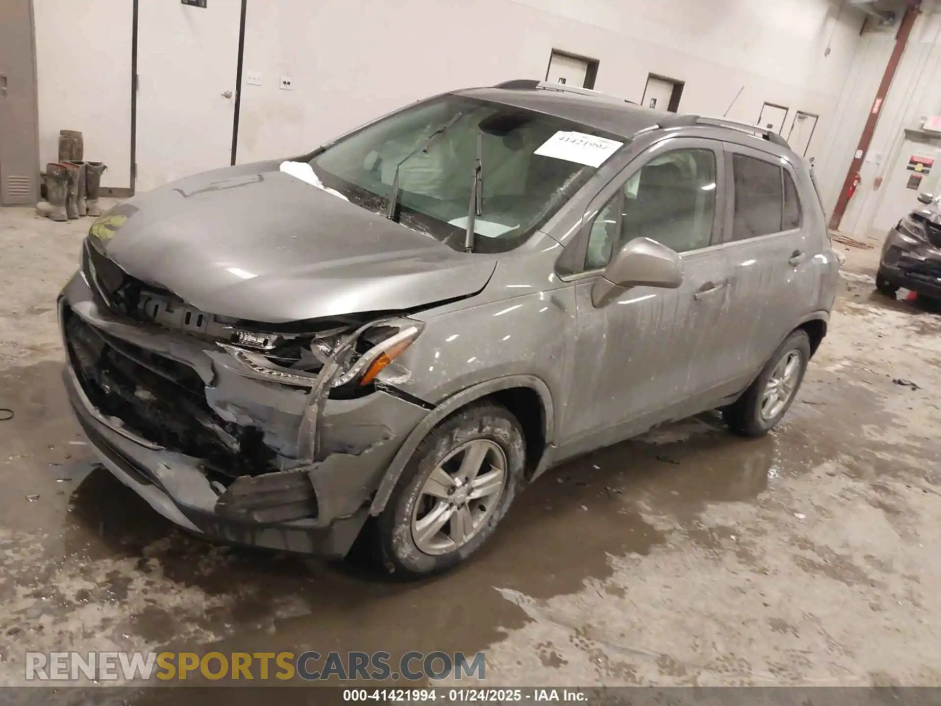 2 Photograph of a damaged car 3GNCJLSB2LL319876 CHEVROLET TRAX 2020
