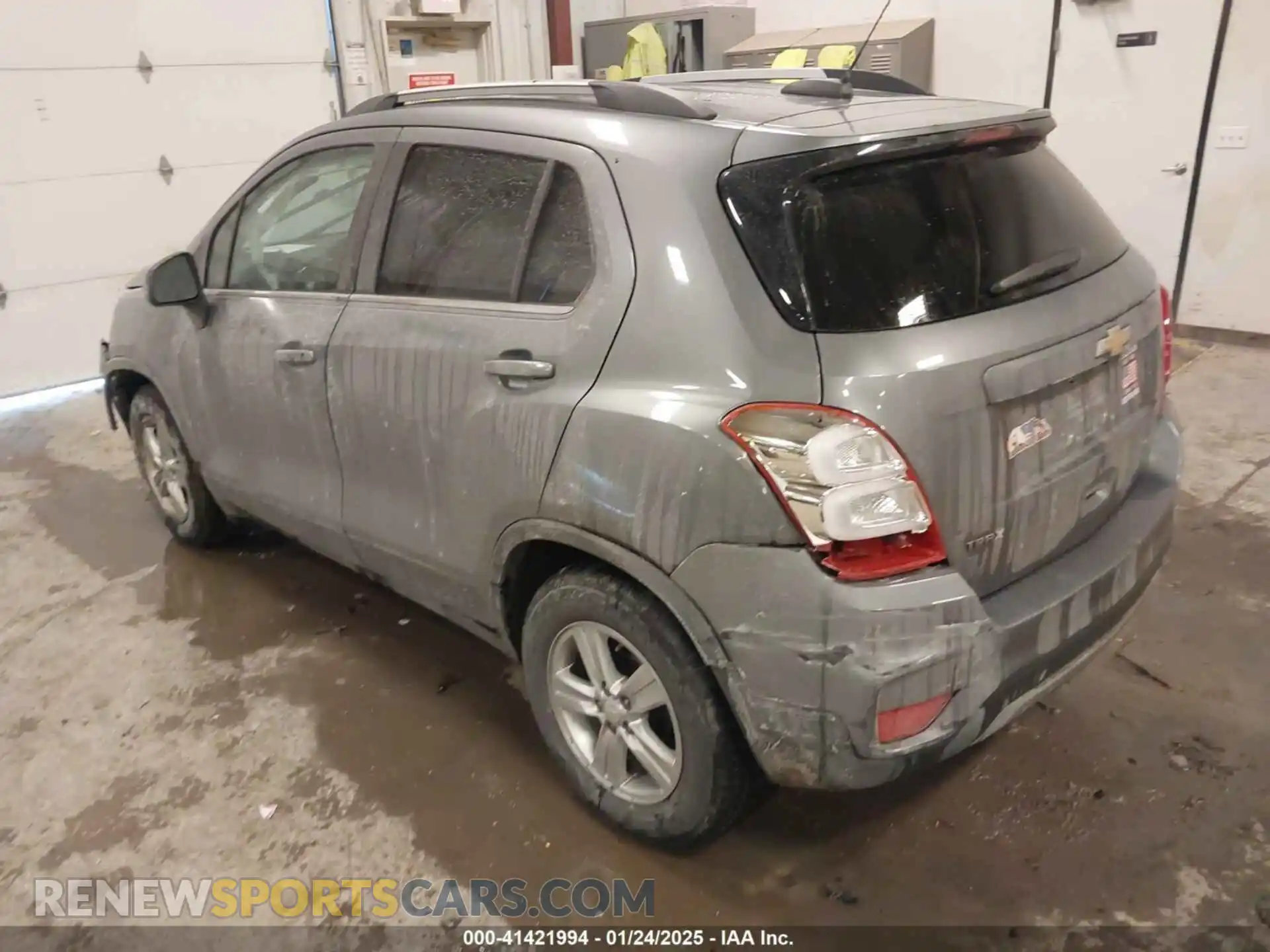 3 Photograph of a damaged car 3GNCJLSB2LL319876 CHEVROLET TRAX 2020