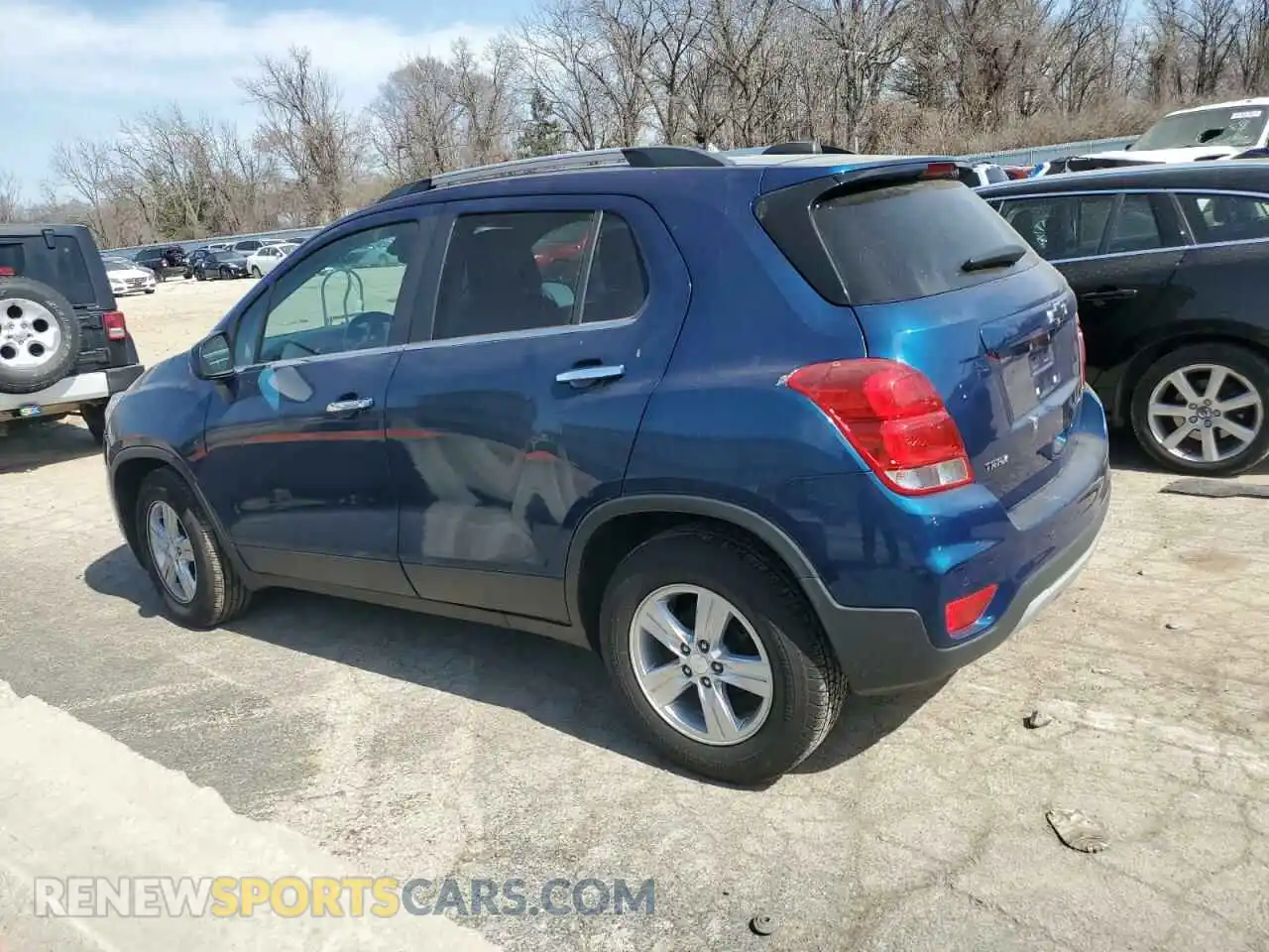 2 Photograph of a damaged car 3GNCJLSB5LL233042 CHEVROLET TRAX 2020