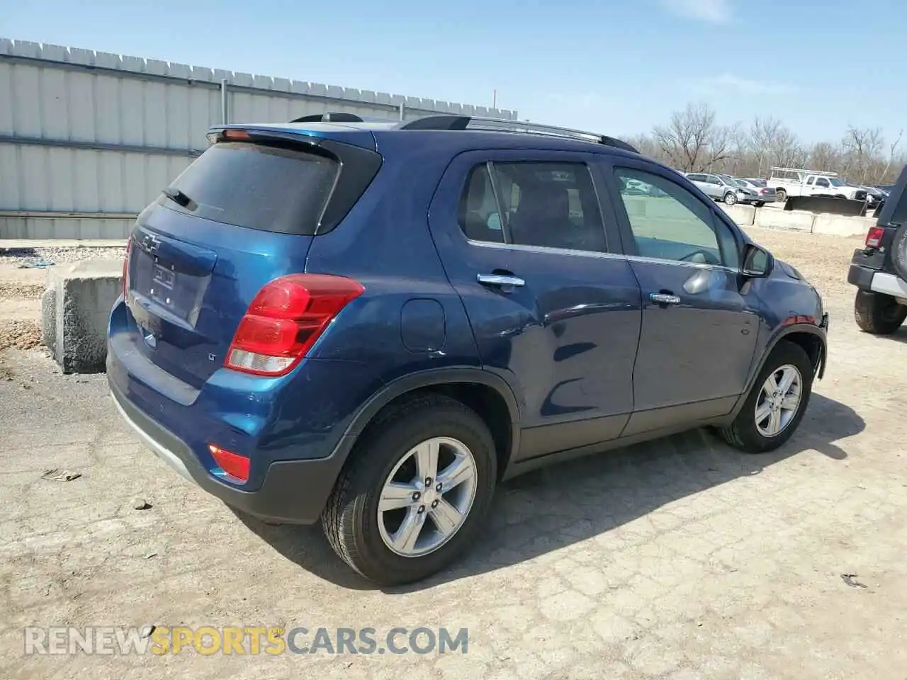 3 Photograph of a damaged car 3GNCJLSB5LL233042 CHEVROLET TRAX 2020