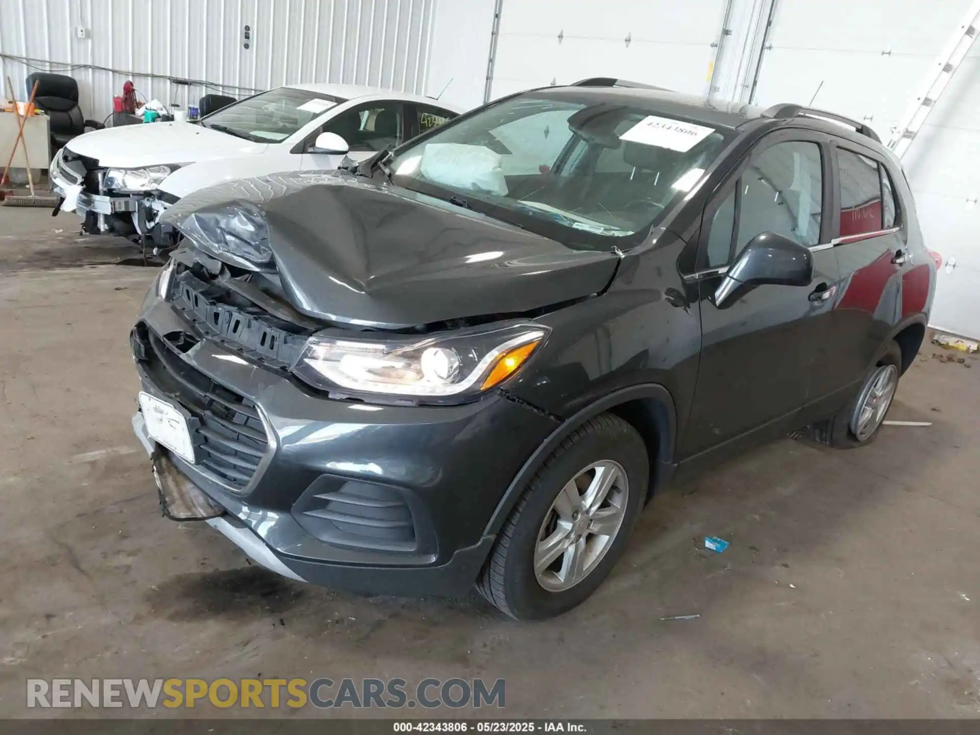 2 Photograph of a damaged car 3GNCJPSB0LL209030 CHEVROLET TRAX 2020