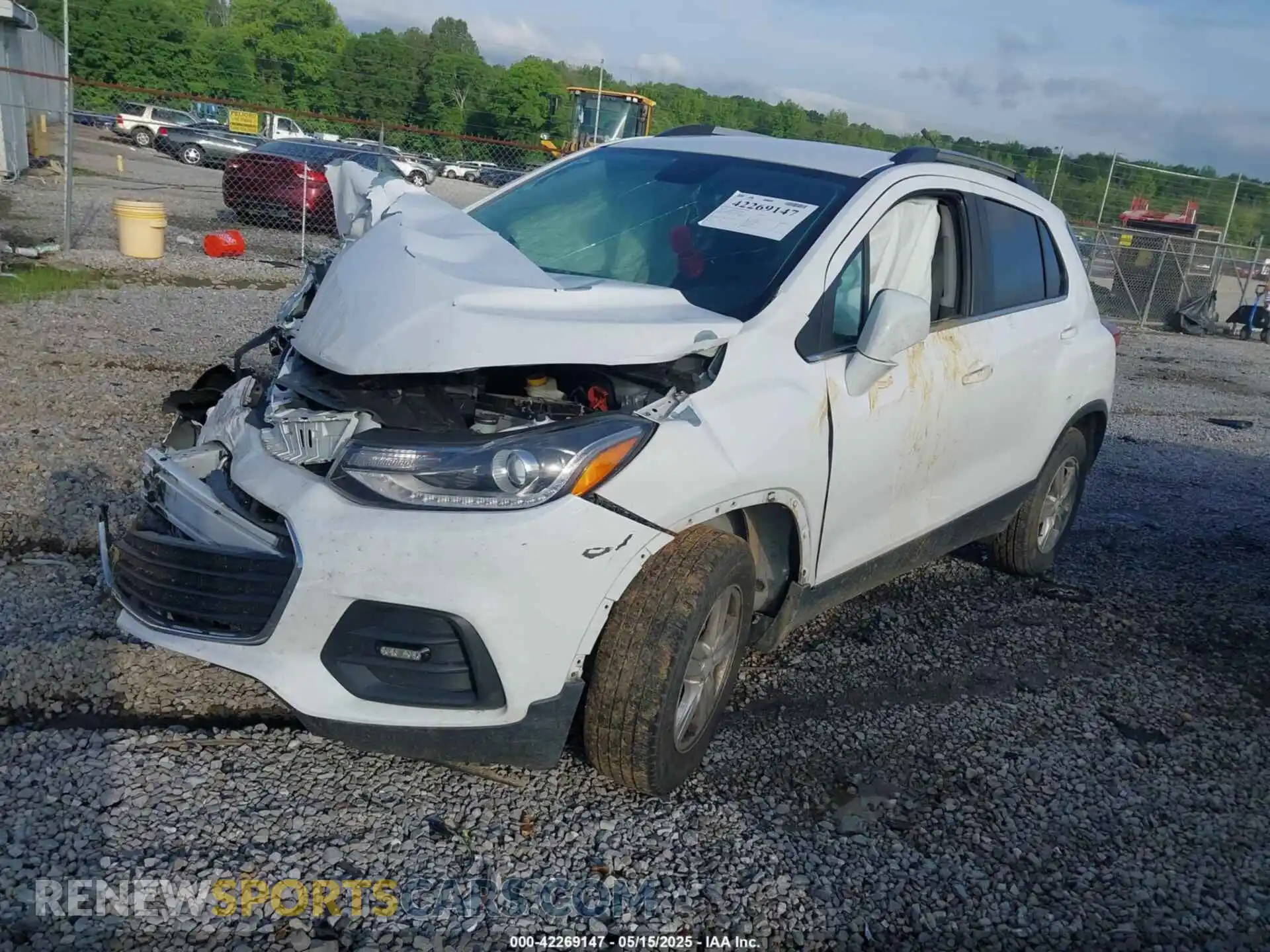 2 Photograph of a damaged car 3GNCJPSB2LL266586 CHEVROLET TRAX 2020