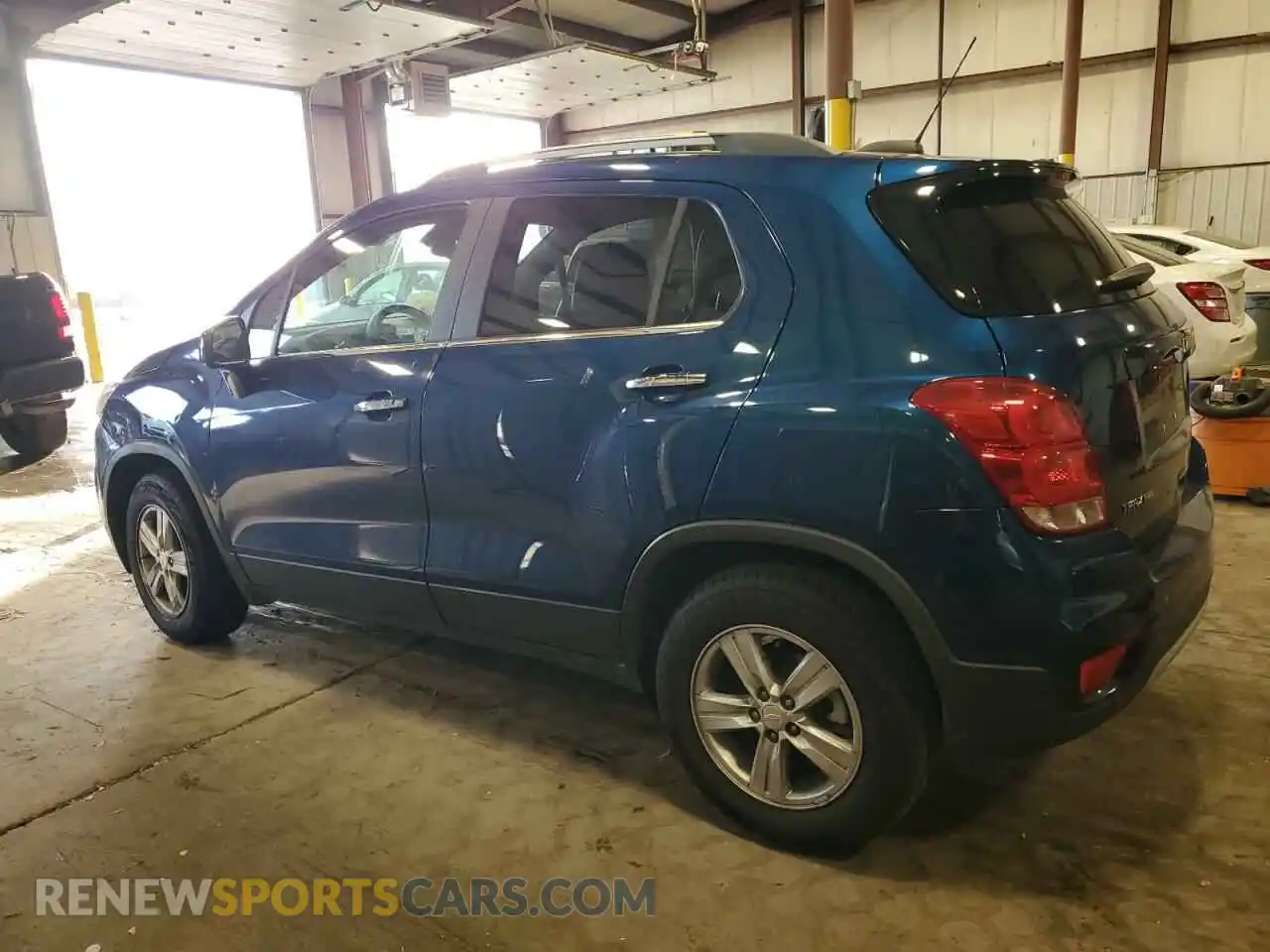 2 Photograph of a damaged car 3GNCJPSB2LL283503 CHEVROLET TRAX 2020