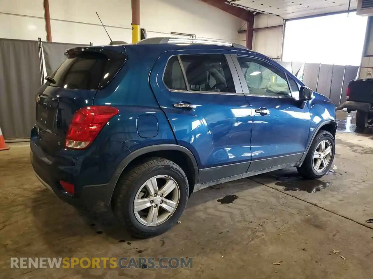 3 Photograph of a damaged car 3GNCJPSB2LL283503 CHEVROLET TRAX 2020