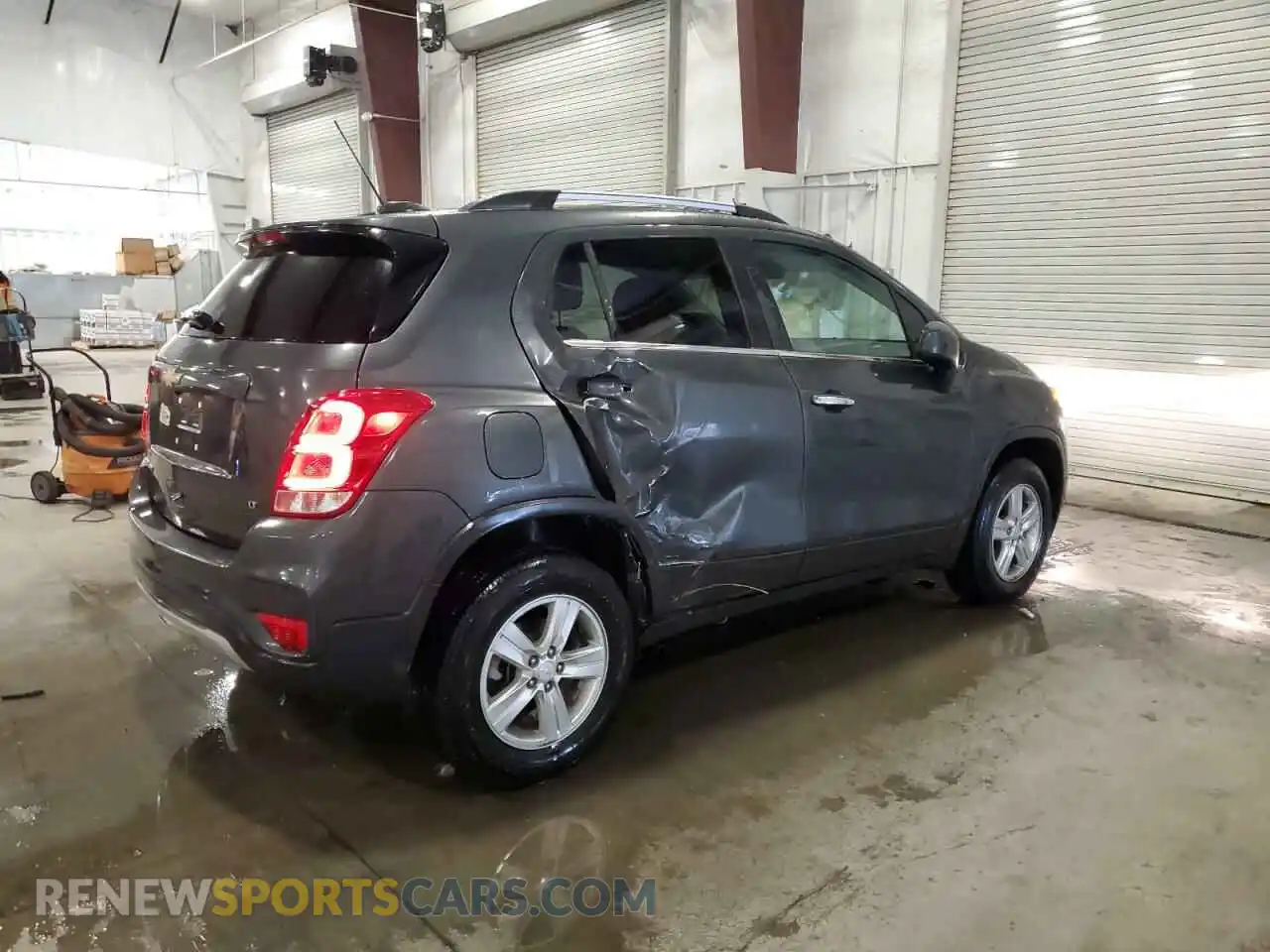 3 Photograph of a damaged car 3GNCJPSB8LL123111 CHEVROLET TRAX 2020