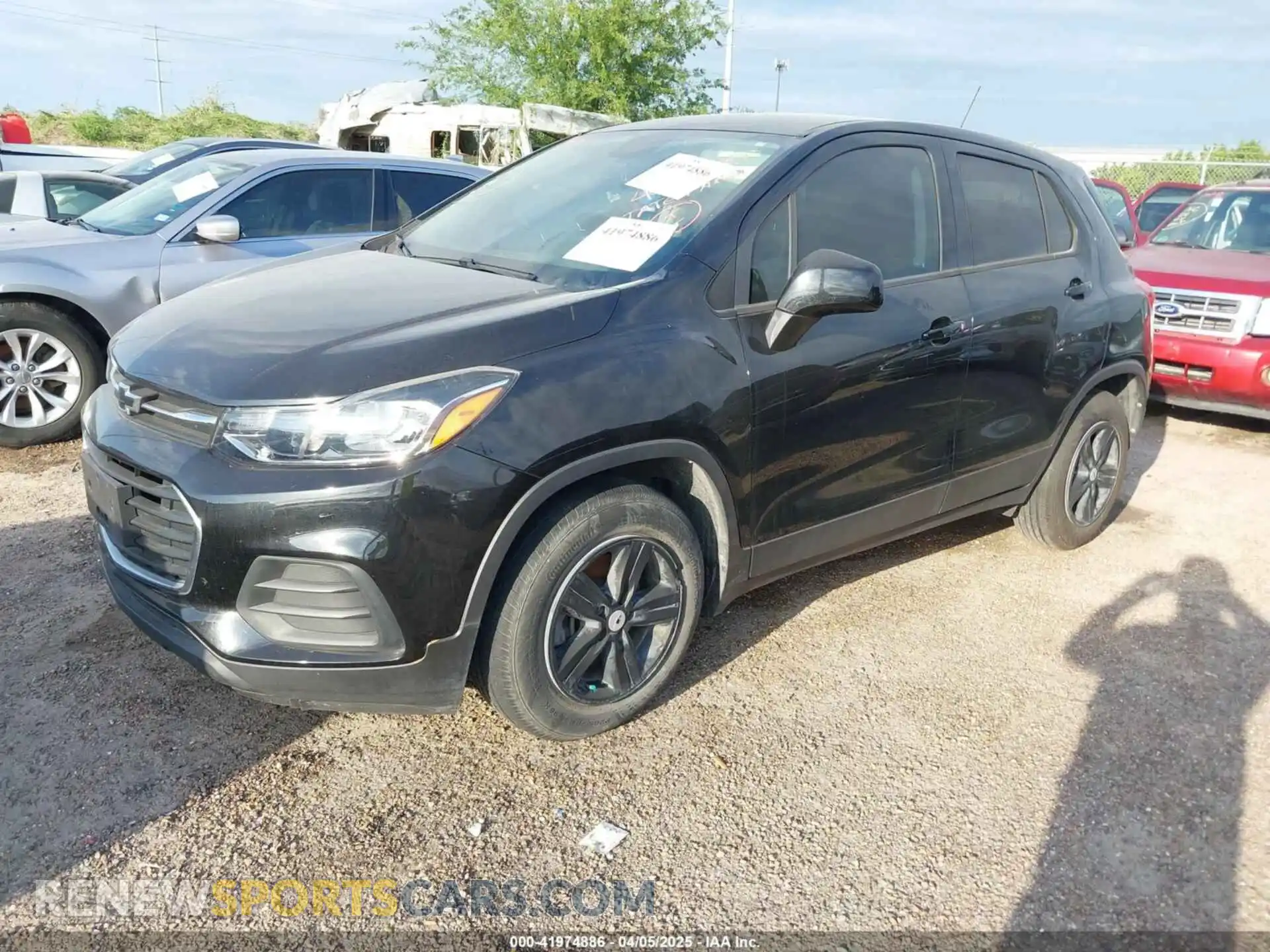 2 Photograph of a damaged car KL7CJKSB2LB065409 CHEVROLET TRAX 2020