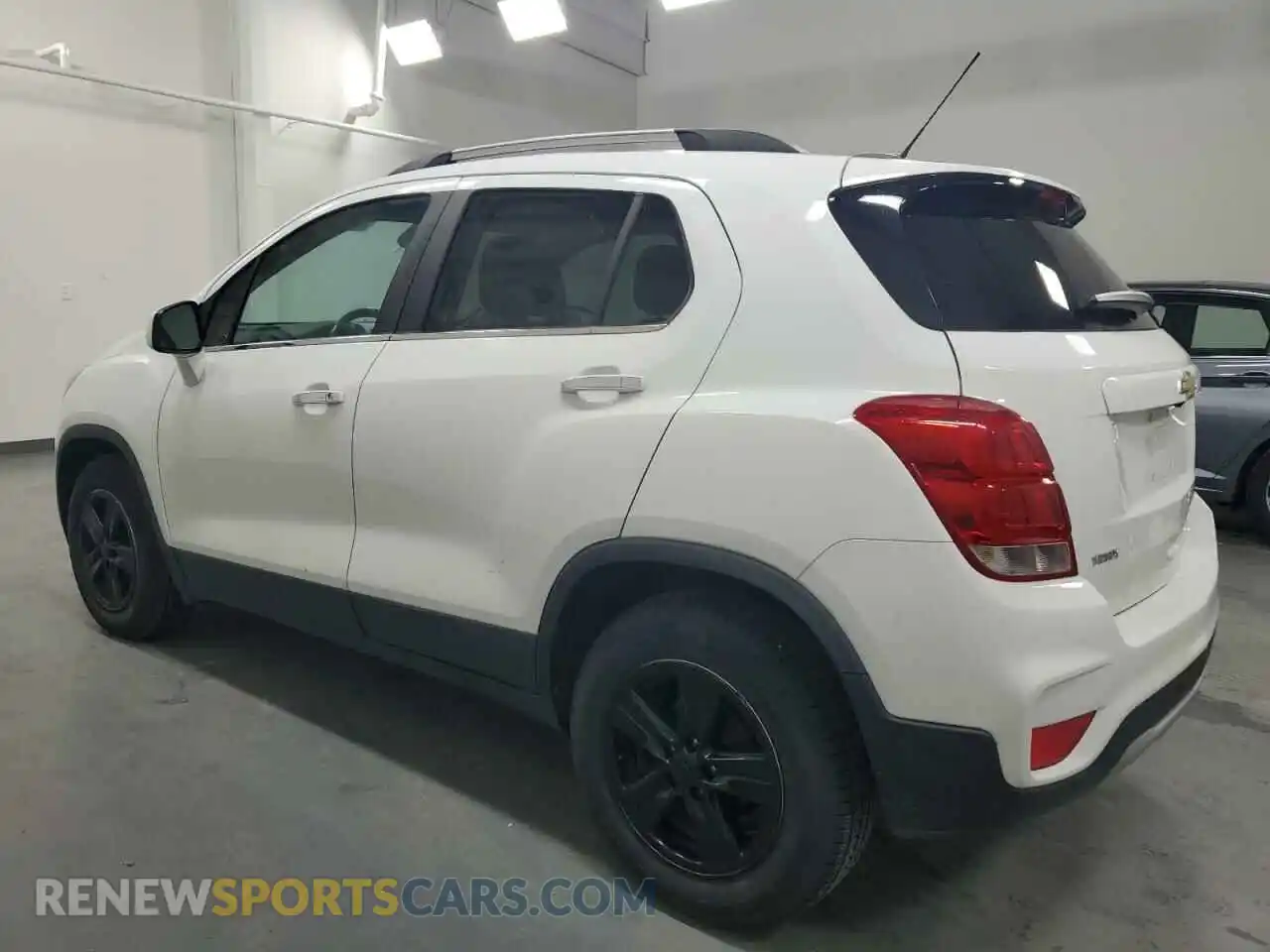 2 Photograph of a damaged car KL7CJLSB1LB006602 CHEVROLET TRAX 2020