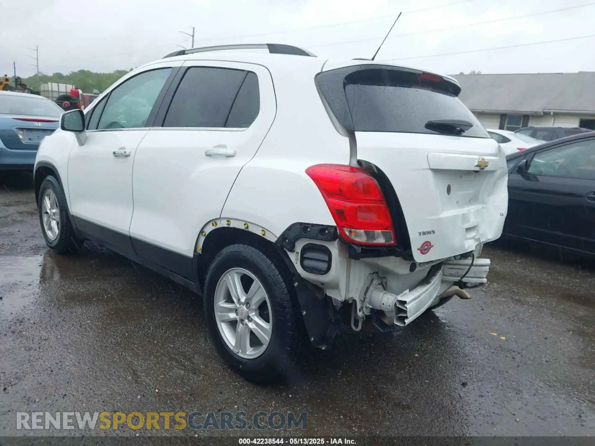 3 Photograph of a damaged car KL7CJLSB2LB006897 CHEVROLET TRAX 2020