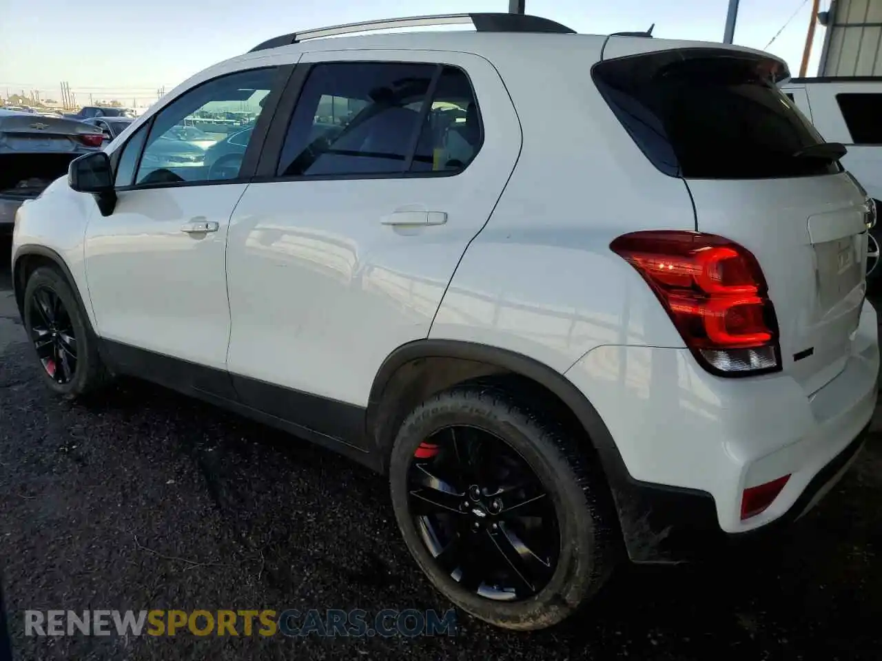 2 Photograph of a damaged car KL7CJLSB2LB320467 CHEVROLET TRAX 2020