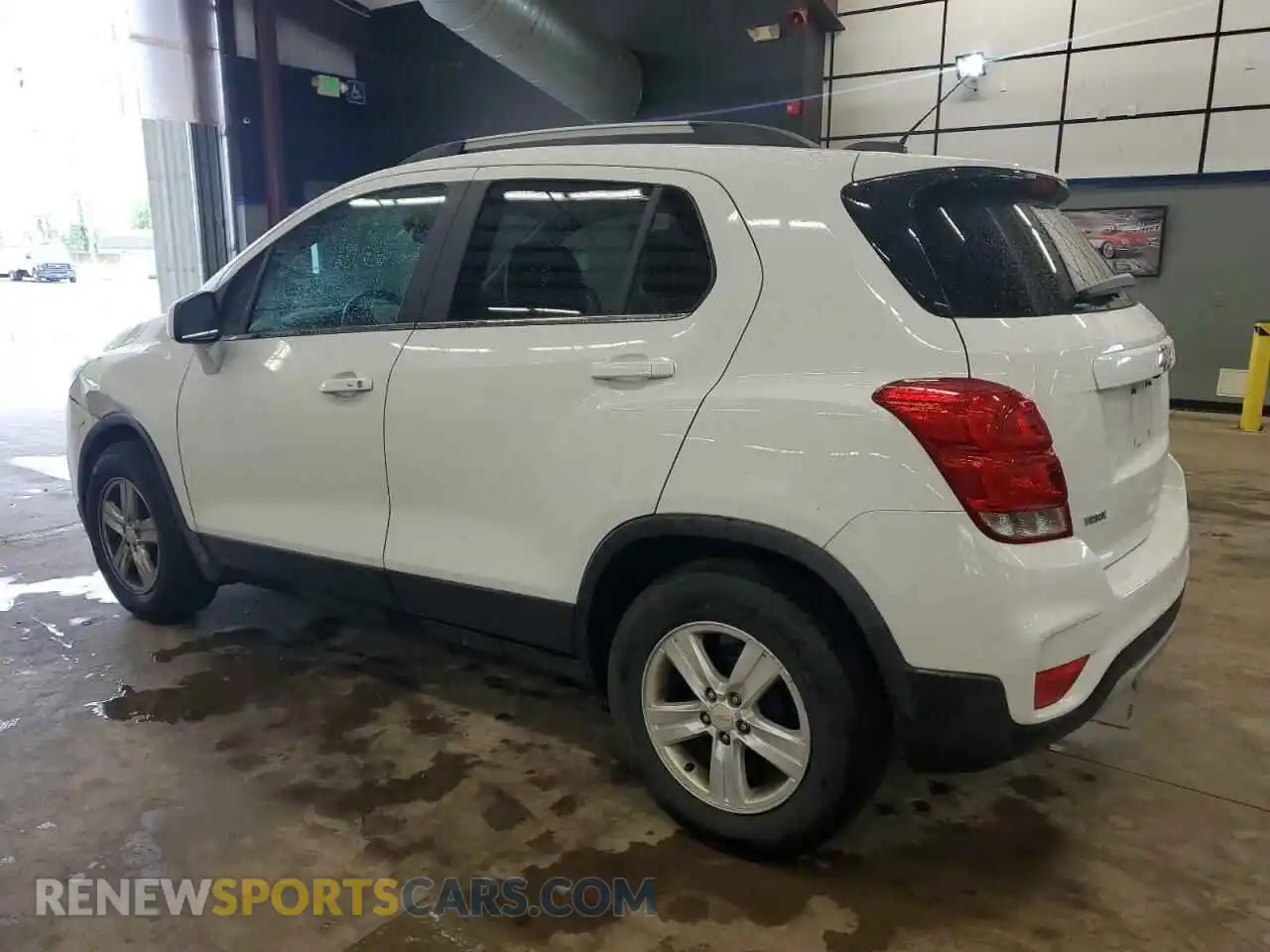2 Photograph of a damaged car KL7CJLSB7LB338463 CHEVROLET TRAX 2020