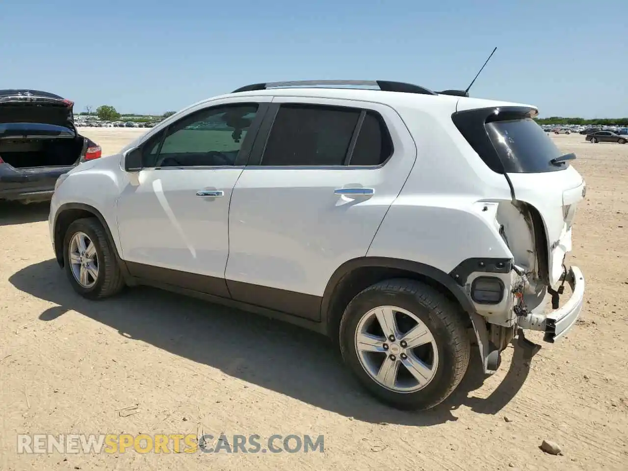 2 Photograph of a damaged car KL7CJLSB8LB040892 CHEVROLET TRAX 2020
