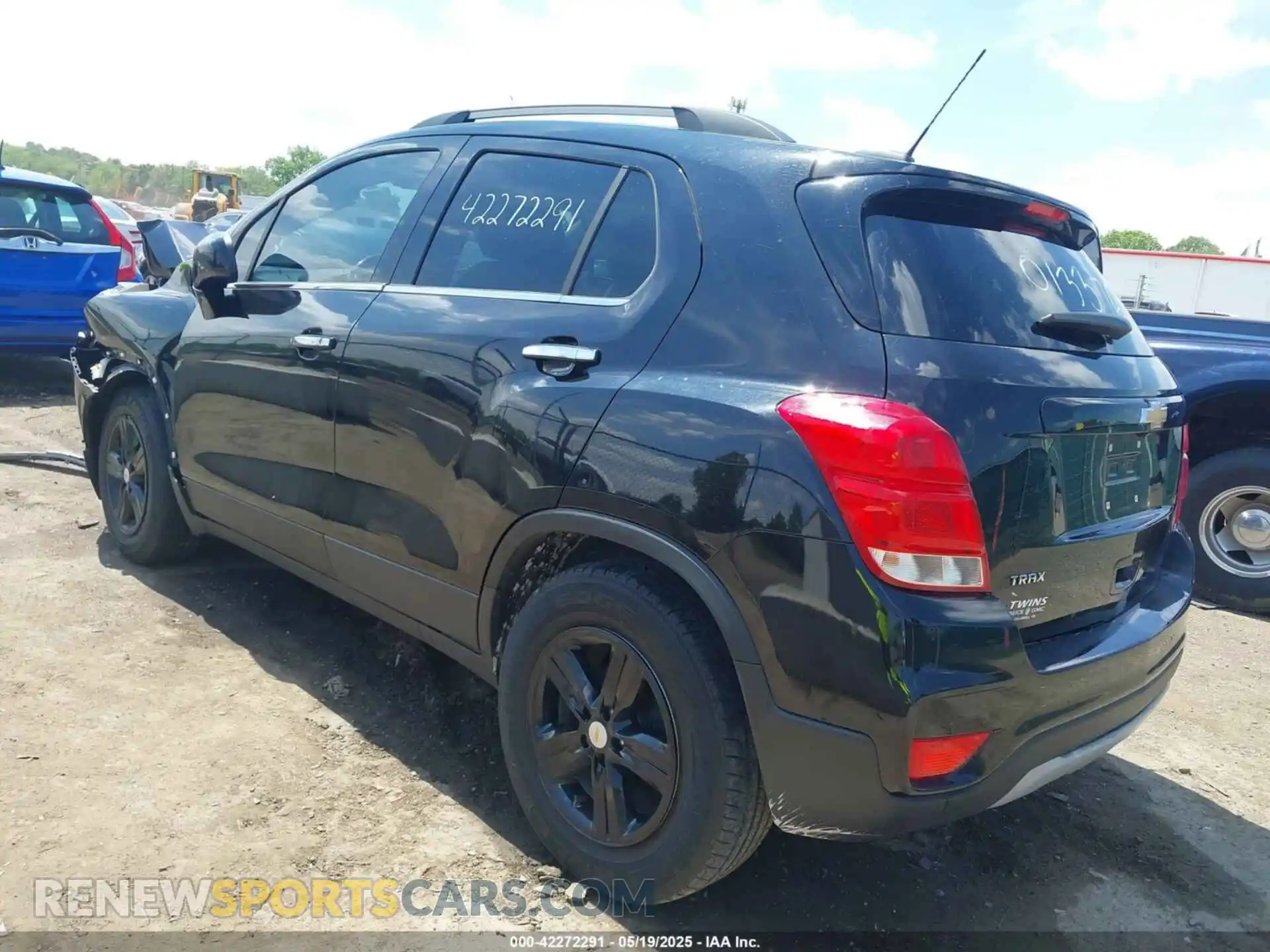 3 Photograph of a damaged car KL7CJLSB9LB013376 CHEVROLET TRAX 2020