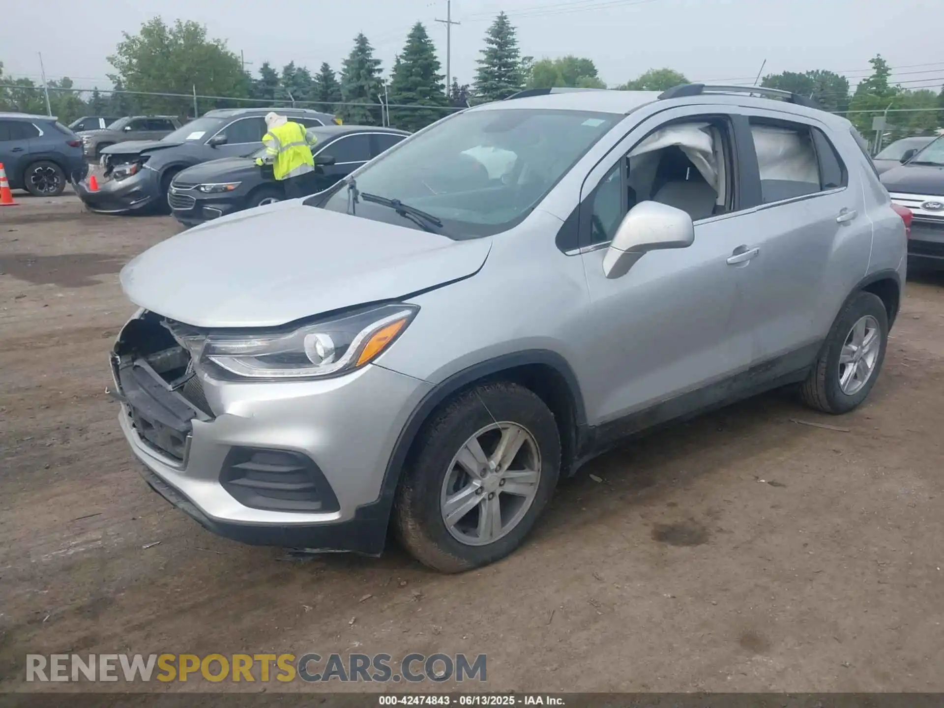 2 Photograph of a damaged car KL7CJLSB9LB316481 CHEVROLET TRAX 2020