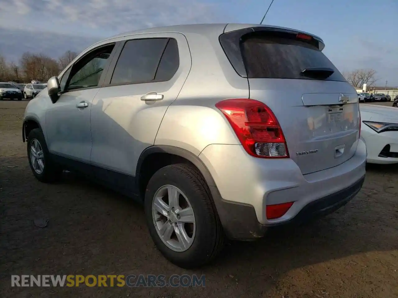 2 Photograph of a damaged car KL7CJNSBXLB324150 CHEVROLET TRAX 2020