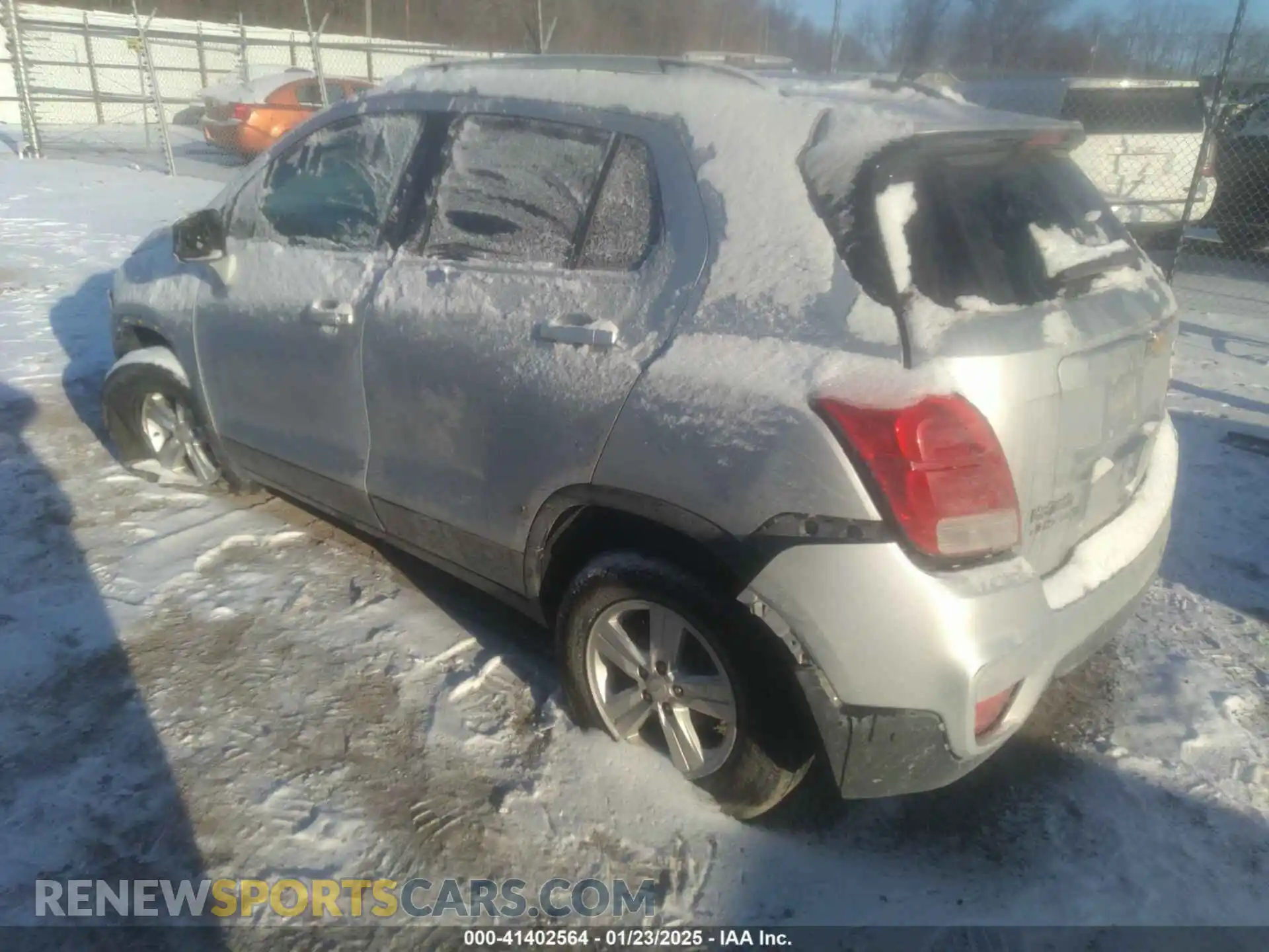 3 Photograph of a damaged car KL7CJPSB4LB319599 CHEVROLET TRAX 2020