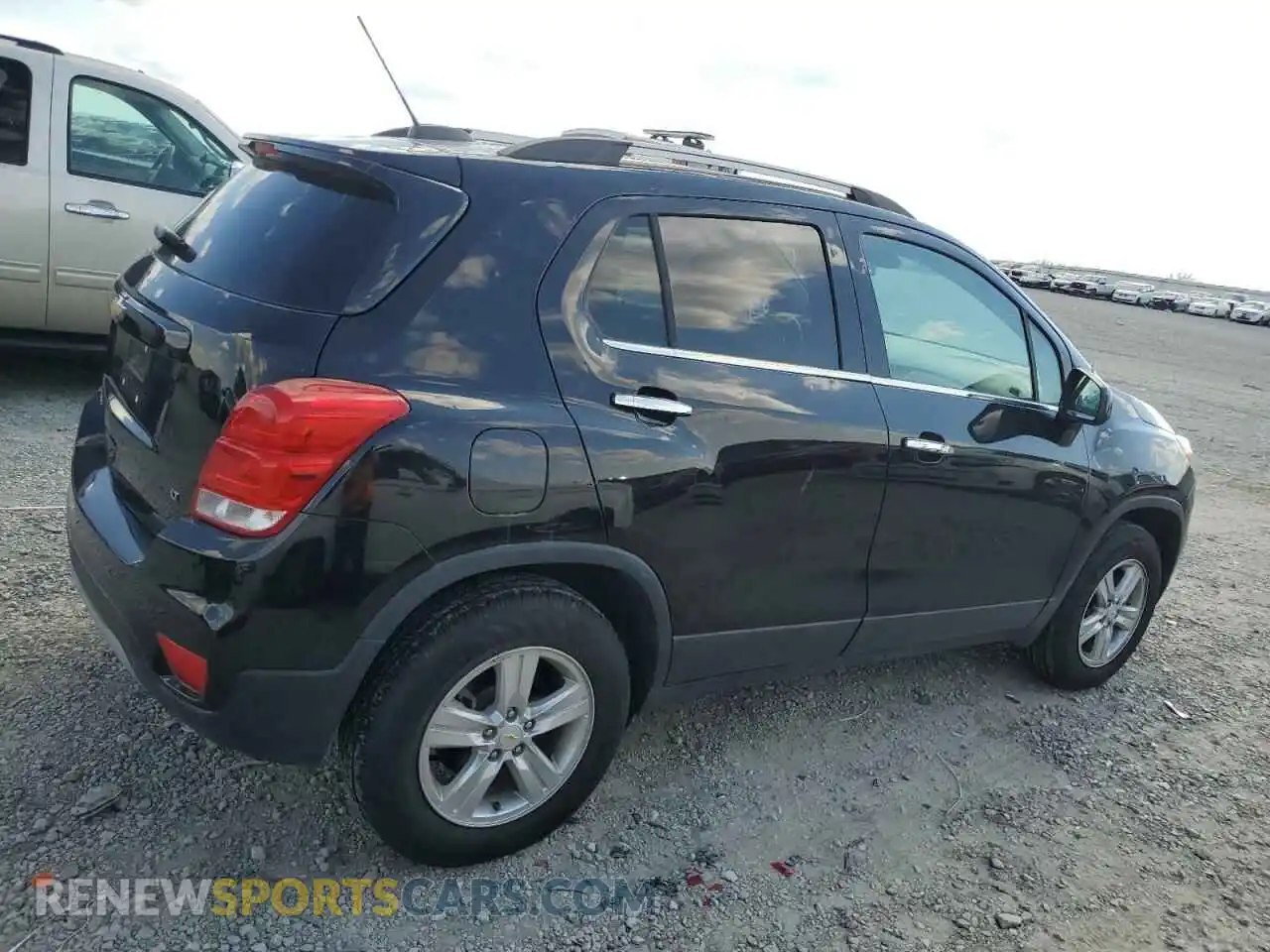 3 Photograph of a damaged car KL7CJPSB5LB072786 CHEVROLET TRAX 2020