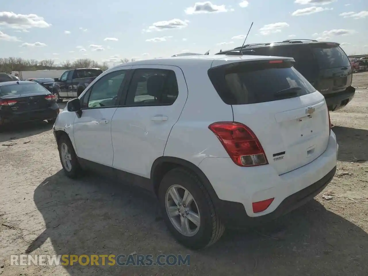 2 Photograph of a damaged car KL7CJKSB4MB312897 CHEVROLET TRAX 2021