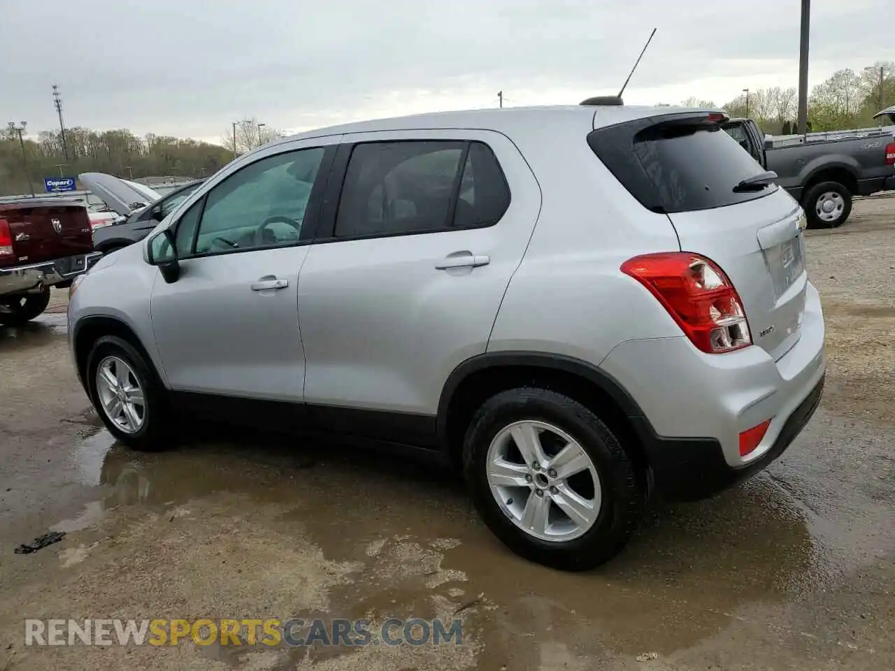 2 Photograph of a damaged car KL7CJKSB4MB317162 CHEVROLET TRAX 2021