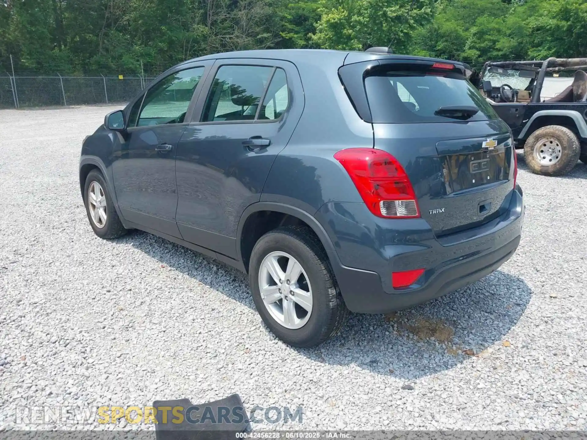 3 Photograph of a damaged car KL7CJKSB7MB307760 CHEVROLET TRAX 2021